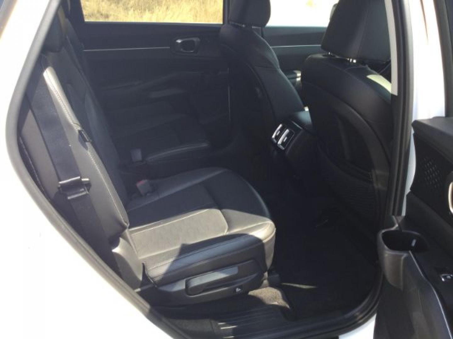 2025 Glacial White Pearl /Black Kia Sorento EX (5XYRHDJF8SG) with an 2.5L I-4 port/direct injection engine, Automatic, 8-Spd Dual-Clutch transmission, located at 1801 Main Street, Lewiston, 83501, (208) 743-9371, 46.417065, -117.004799- Photo#21
