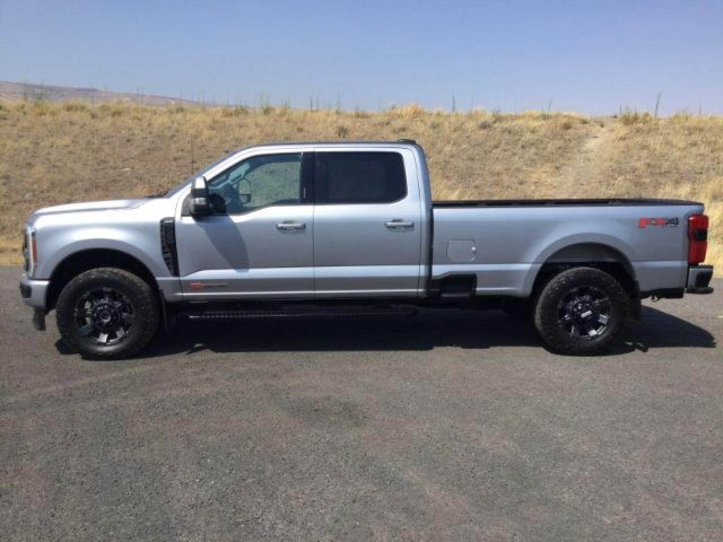 2023 Iconic Silver Metallic /Black Onyx Ford F-350 LARIAT (1FT8W3BM7PE) with an Powerstroke 6.7L V-8 diesel direct injection engine, 10 speed automatic transmission, located at 1801 Main Street, Lewiston, 83501, (208) 743-9371, 46.417065, -117.004799- Photo#2