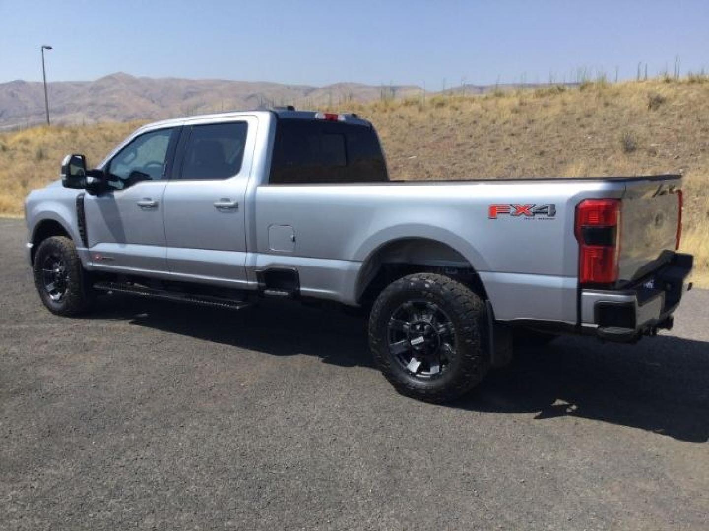 2023 Iconic Silver Metallic /Black Onyx Ford F-350 LARIAT (1FT8W3BM7PE) with an Powerstroke 6.7L V-8 diesel direct injection engine, 10 speed automatic transmission, located at 1801 Main Street, Lewiston, 83501, (208) 743-9371, 46.417065, -117.004799- Photo#7