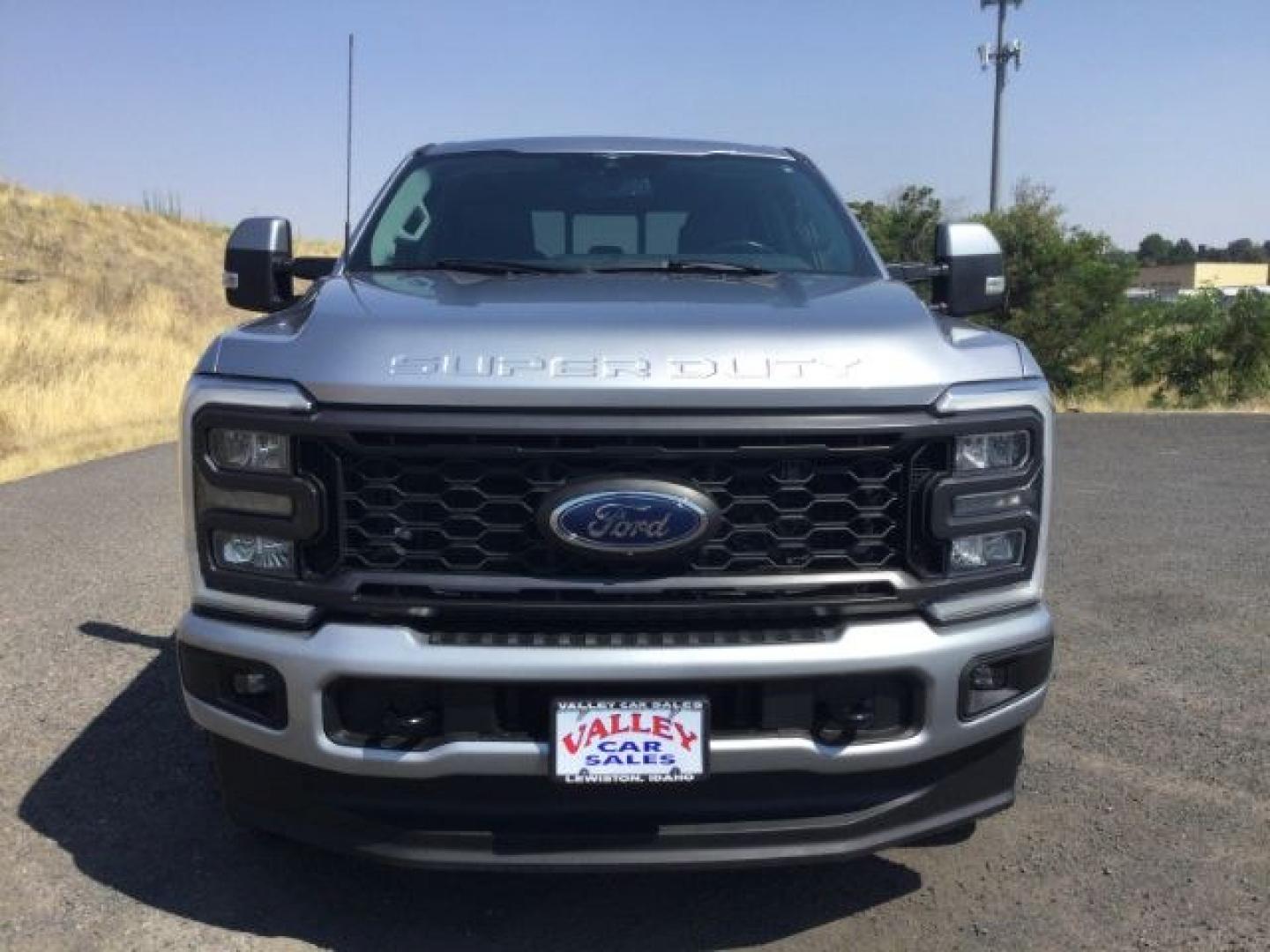 2023 Iconic Silver Metallic /Black Onyx Ford F-350 LARIAT (1FT8W3BM7PE) with an Powerstroke 6.7L V-8 diesel direct injection engine, 10 speed automatic transmission, located at 1801 Main Street, Lewiston, 83501, (208) 743-9371, 46.417065, -117.004799- Photo#10