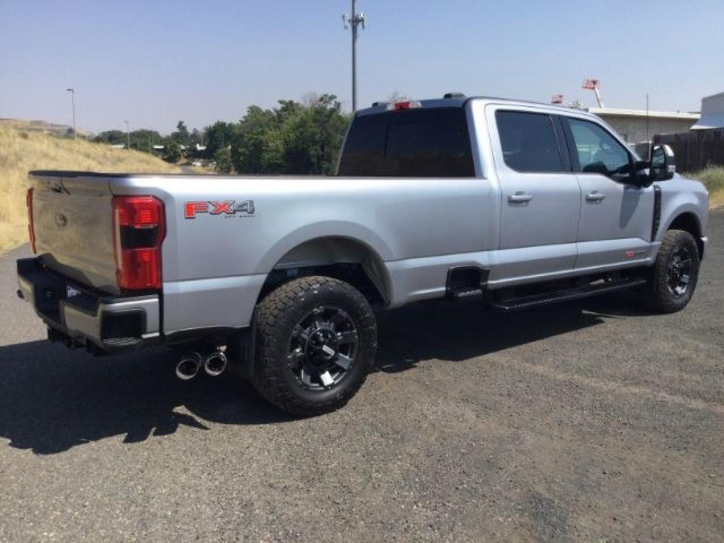 2023 Iconic Silver Metallic /Black Onyx Ford F-350 LARIAT (1FT8W3BM7PE) with an Powerstroke 6.7L V-8 diesel direct injection engine, 10 speed automatic transmission, located at 1801 Main Street, Lewiston, 83501, (208) 743-9371, 46.417065, -117.004799- Photo#20
