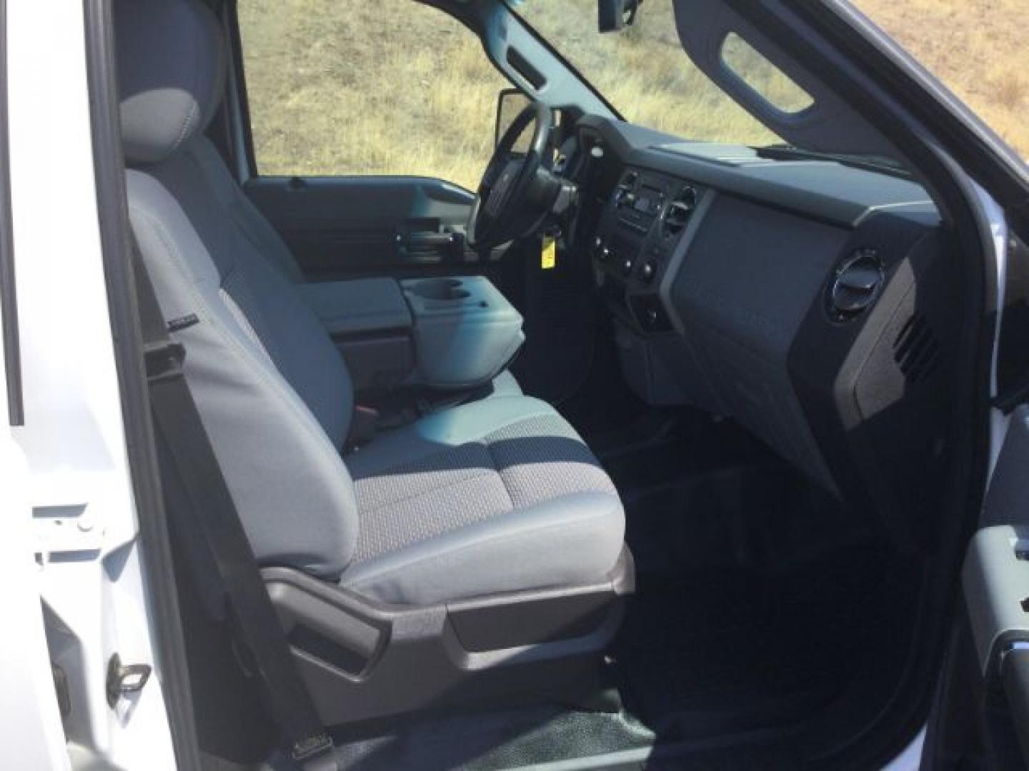 2015 Oxford White /Light Gray Leather Ford F-250 Crew Cab XLT 4x4 FX4 (1FT7W2B69FE) with an 6.2L V8 engine, 6-Speed Automatic transmission, located at 1801 Main Street, Lewiston, 83501, (208) 743-9371, 46.417065, -117.004799- Photo#11