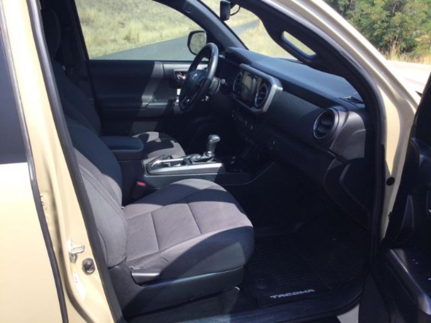 2018 Quicksand /Black/Gray Cloth Toyota Tacoma TRD Off Road (3TMDZ5BN3JM) with an 3.5L V-6 port/direct injection engine, 6-Speed Automatic transmission, located at 1801 Main Street, Lewiston, 83501, (208) 743-9371, 46.417065, -117.004799- Photo#20