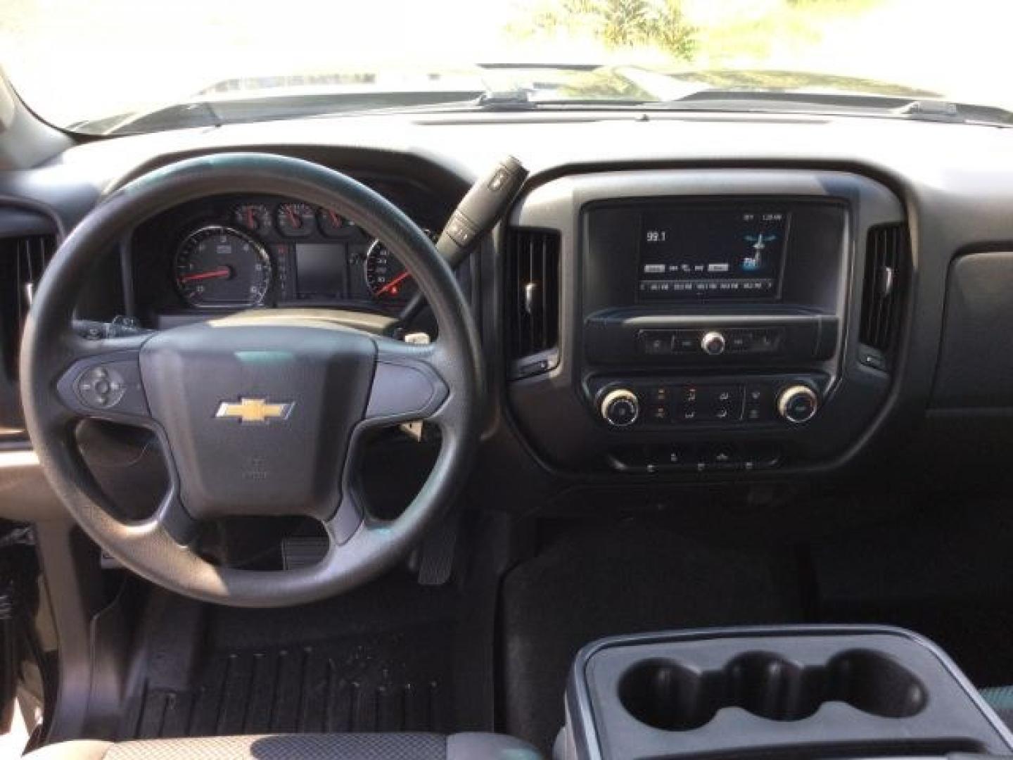 2018 Black /Jet Black Chevrolet Silverado 2500HD Crew Cab LT 4WD (1GC1KUEG9JF) with an Vortec 6L V-8 variable valve control engine, 6-Speed Automatic transmission, located at 1801 Main Street, Lewiston, 83501, (208) 743-9371, 46.417065, -117.004799- Photo#5
