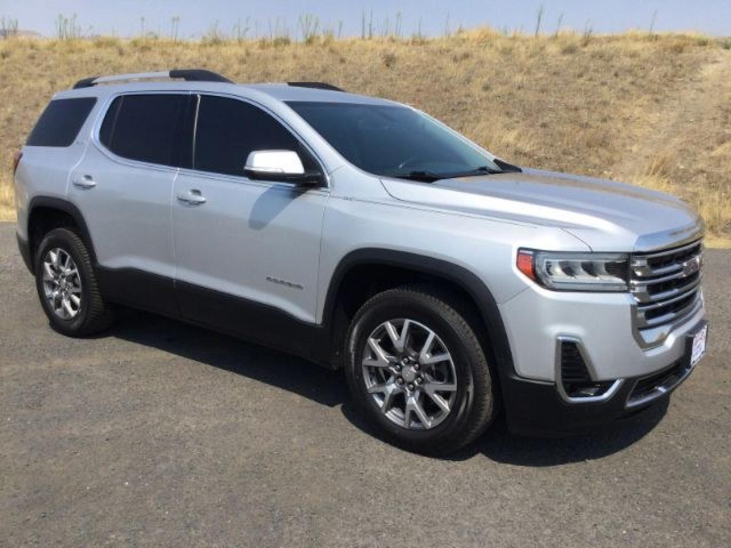 2020 Quicksilver Metallic GMC Acadia SLT-1 AWD (1GKKNUL44LZ) with an 2.0L L4 DOHC 16V TURBO engine, 6-Speed Automatic transmission, located at 1801 Main Street, Lewiston, 83501, (208) 743-9371, 46.417065, -117.004799- Photo#1