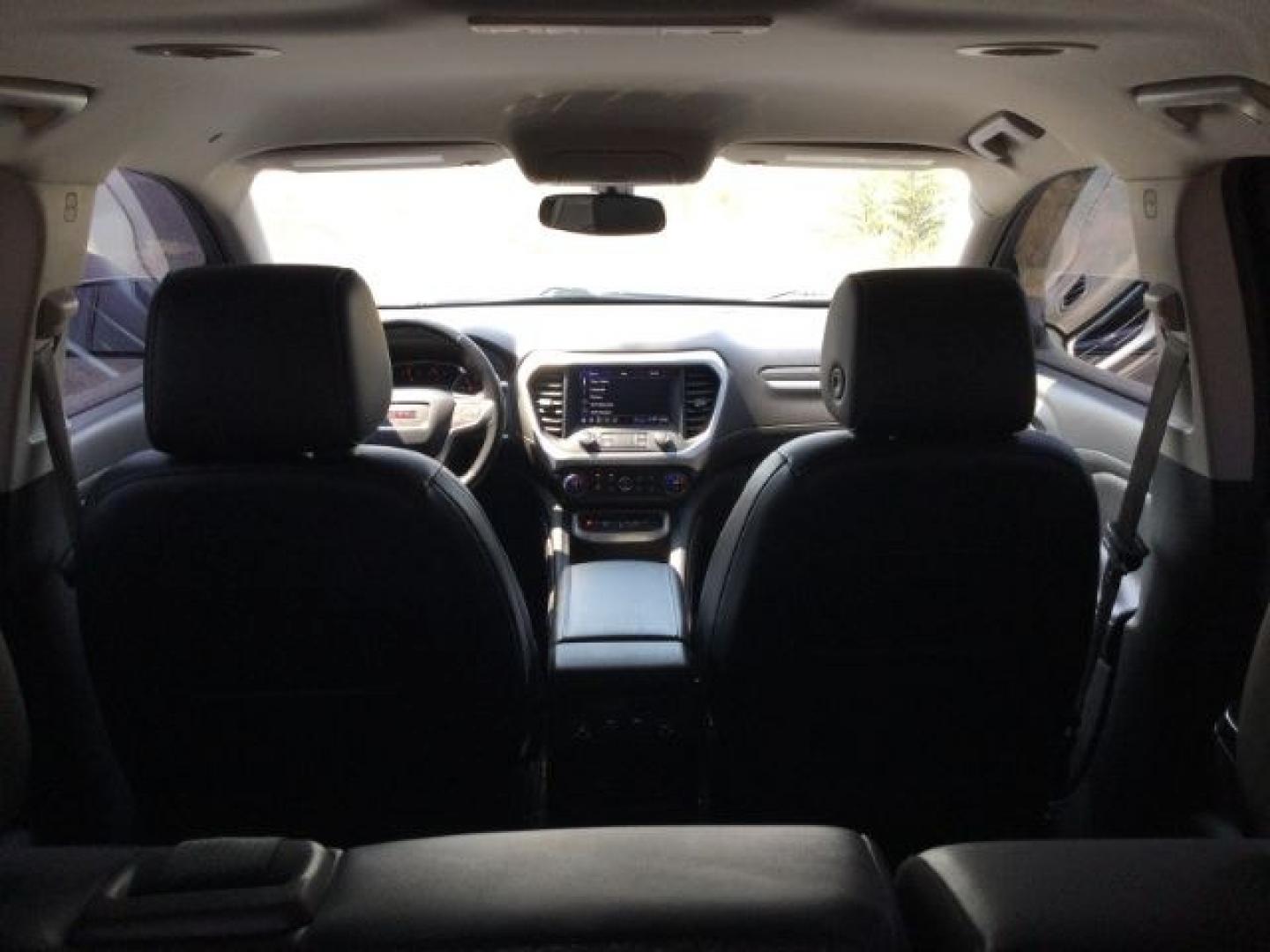 2020 Quicksilver Metallic GMC Acadia SLT-1 AWD (1GKKNUL44LZ) with an 2.0L L4 DOHC 16V TURBO engine, 6-Speed Automatic transmission, located at 1801 Main Street, Lewiston, 83501, (208) 743-9371, 46.417065, -117.004799- Photo#9