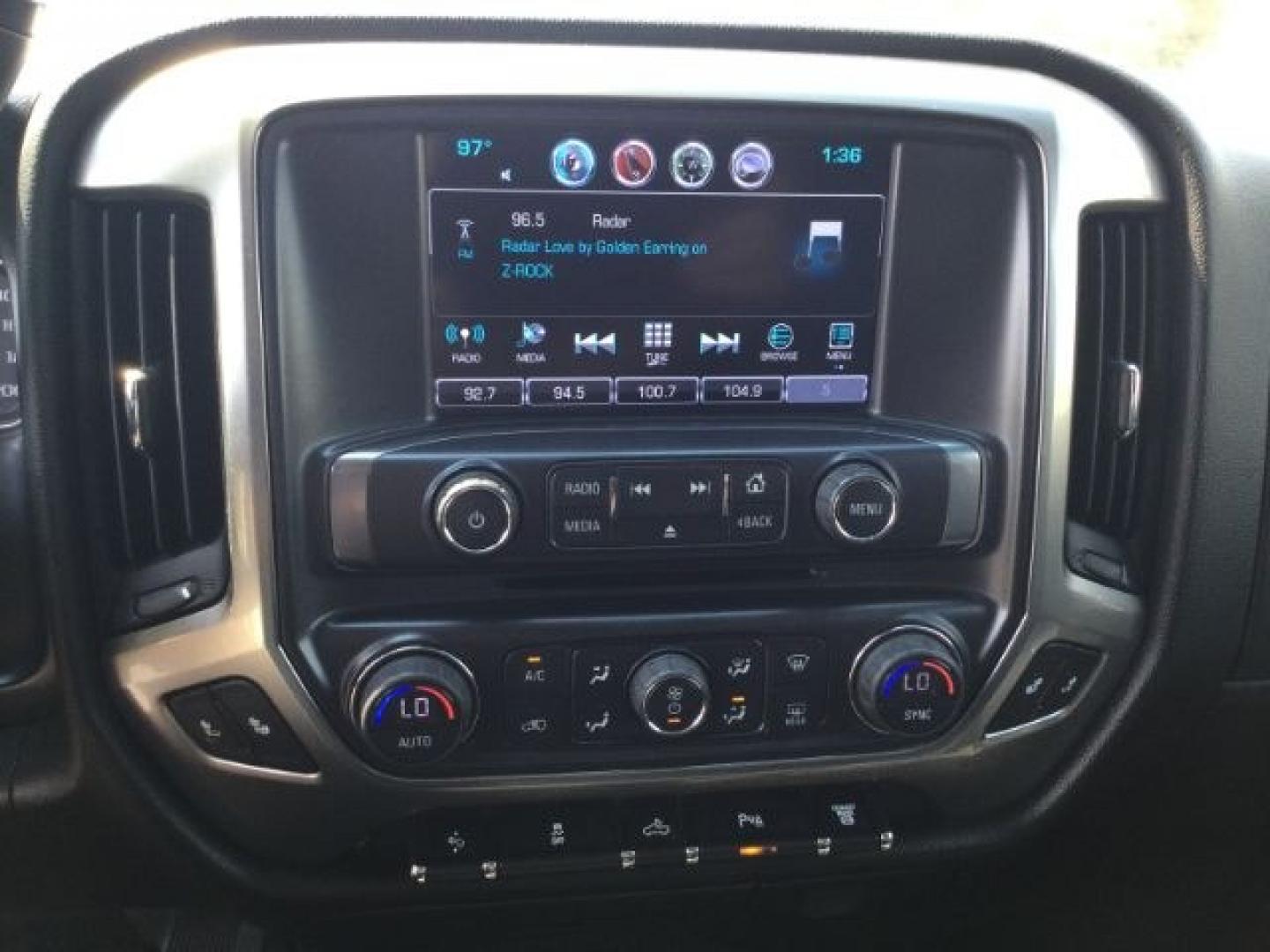 2018 Silver Ice Metallic /Jet Black Chevrolet Silverado 3500HD LT (1GC4KZCY4JF) with an Duramax 6.6L V-8 diesel direct injection engine, 6-Speed Automatic transmission, located at 1801 Main Street, Lewiston, 83501, (208) 743-9371, 46.417065, -117.004799- Photo#11