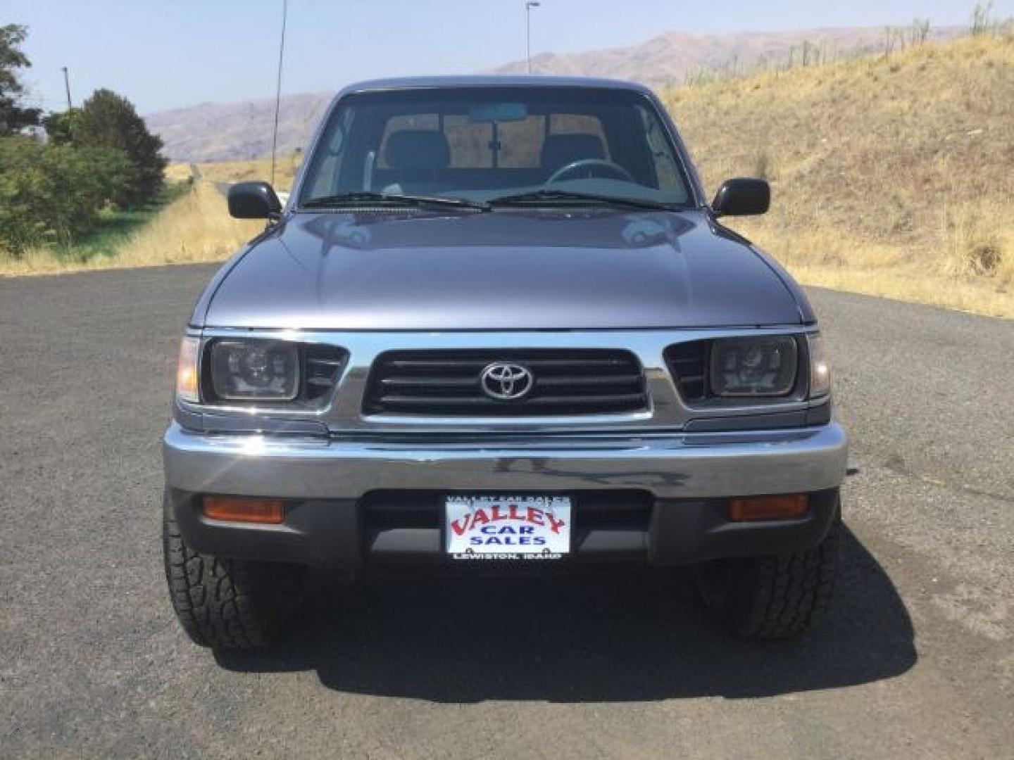 1997 LT BLUE /Gray Toyota Tacoma Base V6 (4TAWN72N6VZ) with an 3.4L V-6 DOHC engine, 5-Speed Manual Transmission transmission, located at 1801 Main Street, Lewiston, 83501, (208) 743-9371, 46.417065, -117.004799- Photo#3