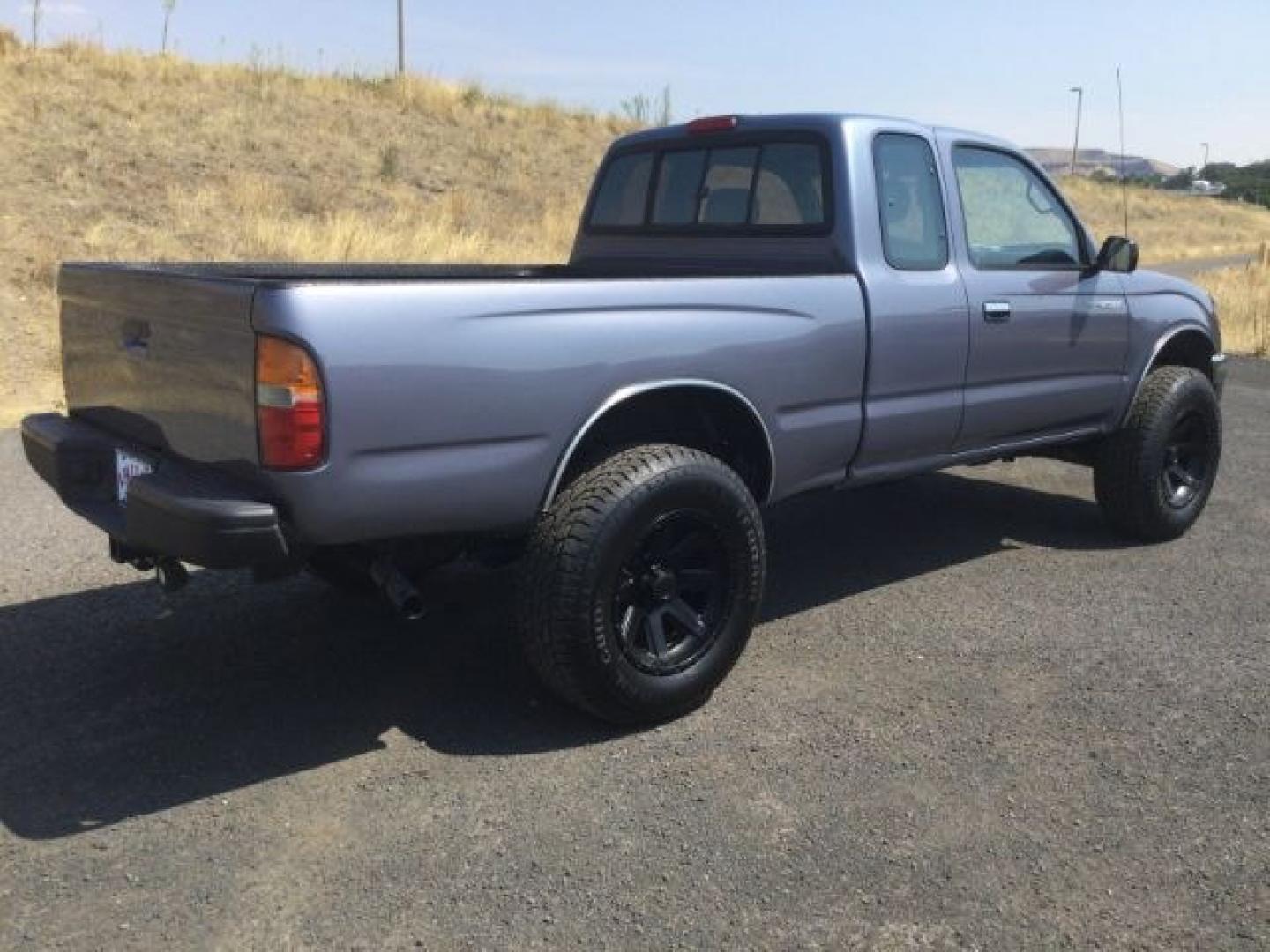 1997 LT BLUE /Gray Toyota Tacoma Base V6 (4TAWN72N6VZ) with an 3.4L V-6 DOHC engine, 5-Speed Manual Transmission transmission, located at 1801 Main Street, Lewiston, 83501, (208) 743-9371, 46.417065, -117.004799- Photo#9