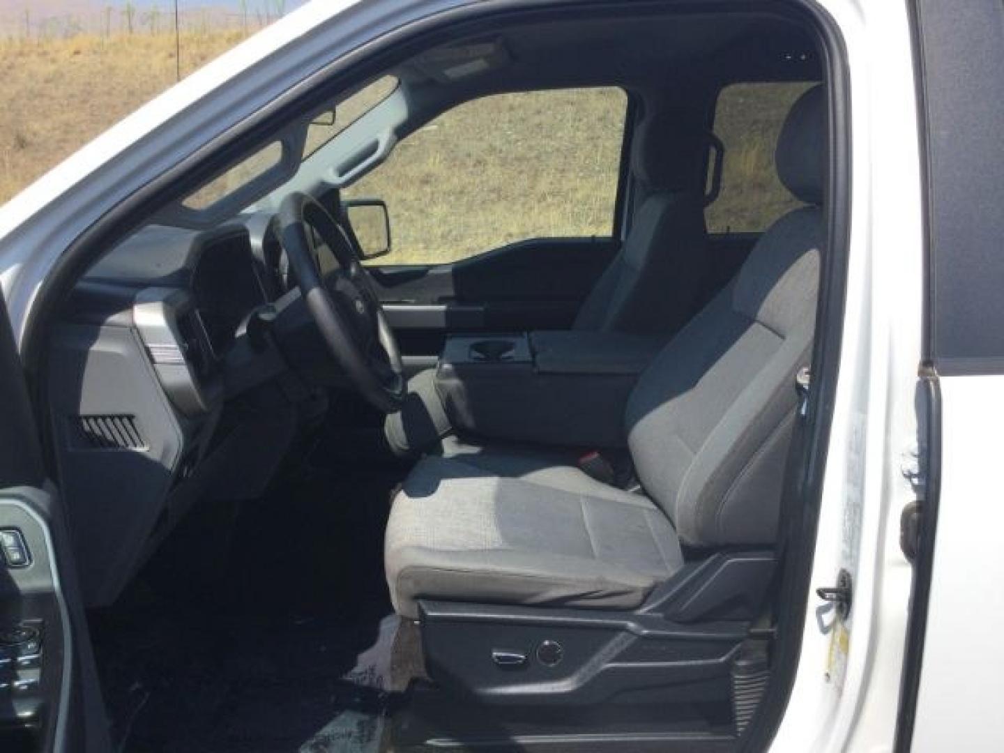 2021 Oxford White /Black/Medium Dark Slate Ford F-150 XLT (1FTFW1E86MF) with an EcoBoost 3.5L V-6 port/direct injection engine, 10 speed automatic transmission, located at 1801 Main Street, Lewiston, 83501, (208) 743-9371, 46.417065, -117.004799- Photo#5
