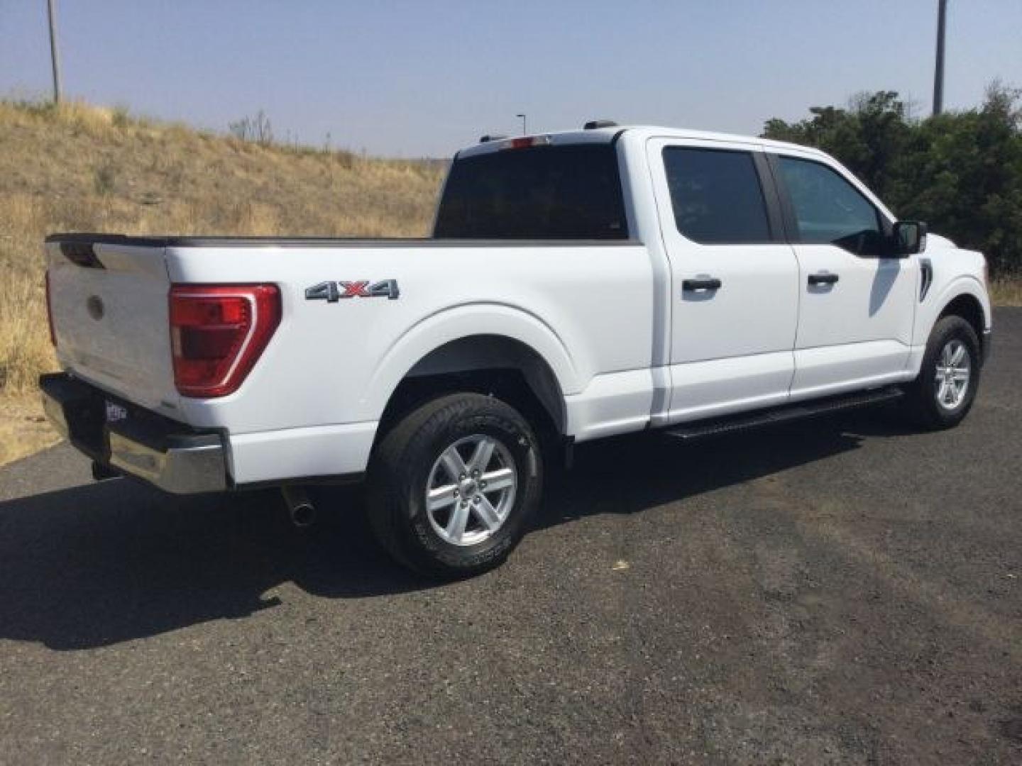 2021 Oxford White /Black/Medium Dark Slate Ford F-150 XLT (1FTFW1E86MF) with an EcoBoost 3.5L V-6 port/direct injection engine, 10 speed automatic transmission, located at 1801 Main Street, Lewiston, 83501, (208) 743-9371, 46.417065, -117.004799- Photo#15