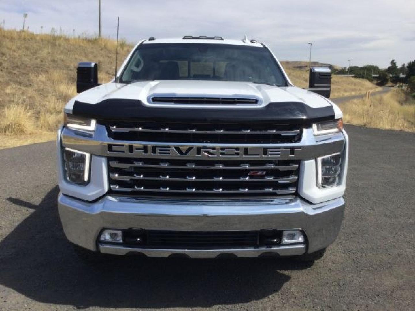 2023 Summit White /Jet Black Chevrolet Silverado 3500HD LTZ (1GC4YUEY2PF) with an Duramax 6.6L V-8 direct injection engine, 10-speed automatic transmission, located at 1801 Main Street, Lewiston, 83501, (208) 743-9371, 46.417065, -117.004799- Photo#6