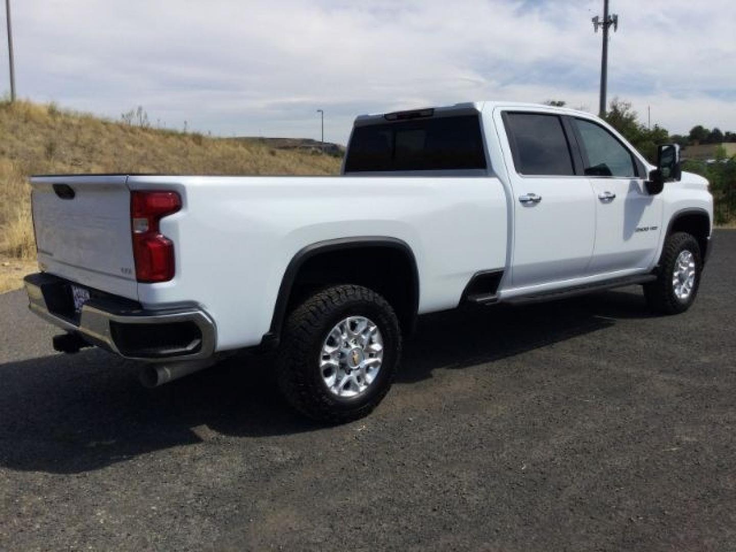2023 Summit White /Jet Black Chevrolet Silverado 3500HD LTZ (1GC4YUEY2PF) with an Duramax 6.6L V-8 direct injection engine, 10-speed automatic transmission, located at 1801 Main Street, Lewiston, 83501, (208) 743-9371, 46.417065, -117.004799- Photo#17