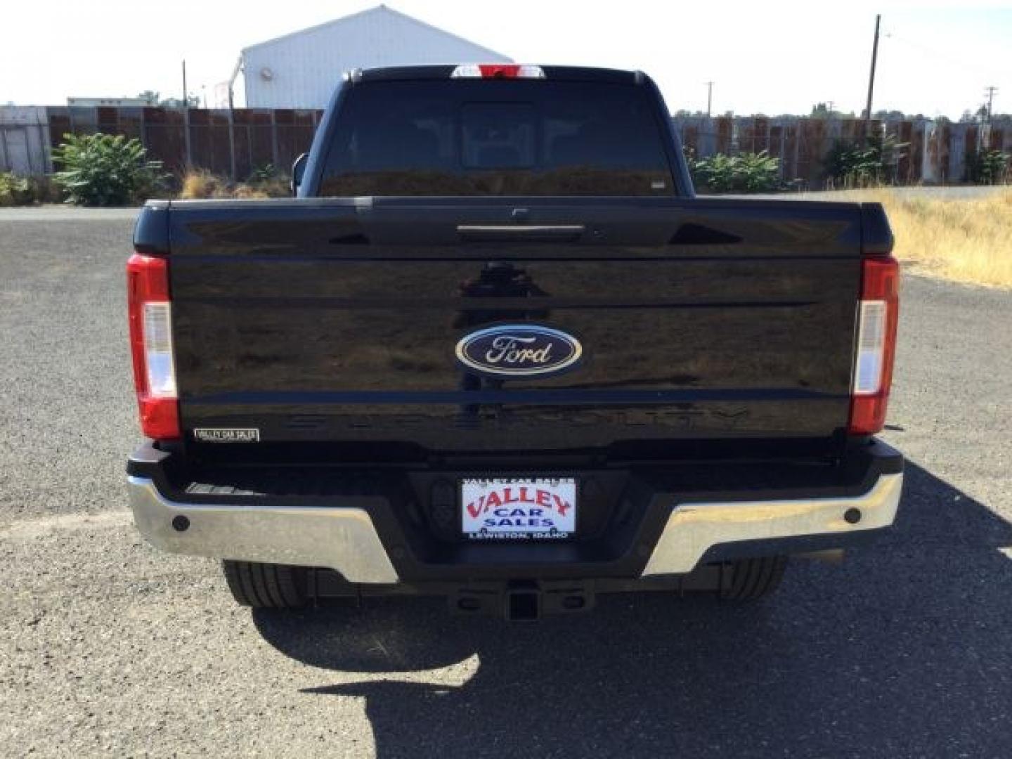 2017 Shadow Black /Black Ford F-350 LARIAT (1FT8W3BT1HE) with an Powerstroke 6.7L V-8 diesel direct injection engine, 6-Speed Automatic transmission, located at 1801 Main Street, Lewiston, 83501, (208) 743-9371, 46.417065, -117.004799- Photo#11