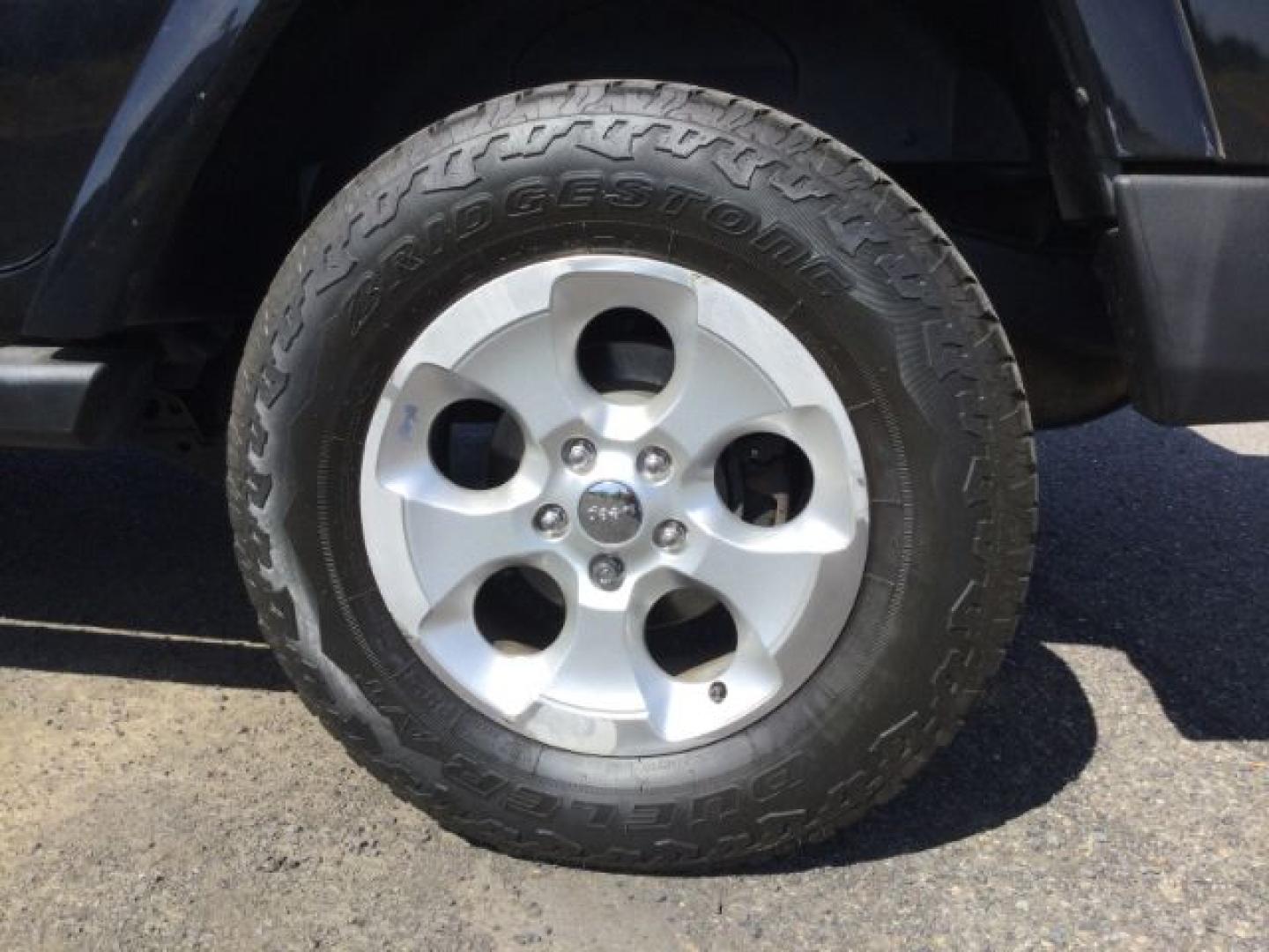 2013 Black /Black Jeep Wrangler Unlimited Sahara (1C4BJWEGXDL) with an 3.6L V-6 DOHC engine, 5-Speed Automatic transmission, located at 1801 Main Street, Lewiston, 83501, (208) 743-9371, 46.417065, -117.004799- Photo#20