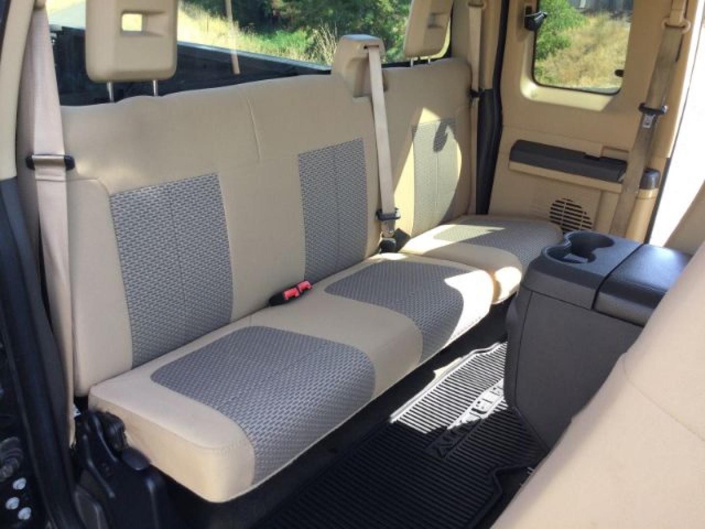 2011 Tuxedo Black Metallic /Adobe Cloth Ford F-250 Super Cab XLT 4x4 (1FT7X2B65BE) with an 6.2 EFI V8 engine, 6-Speed Automatic transmission, located at 1801 Main Street, Lewiston, 83501, (208) 743-9371, 46.417065, -117.004799- Photo#4