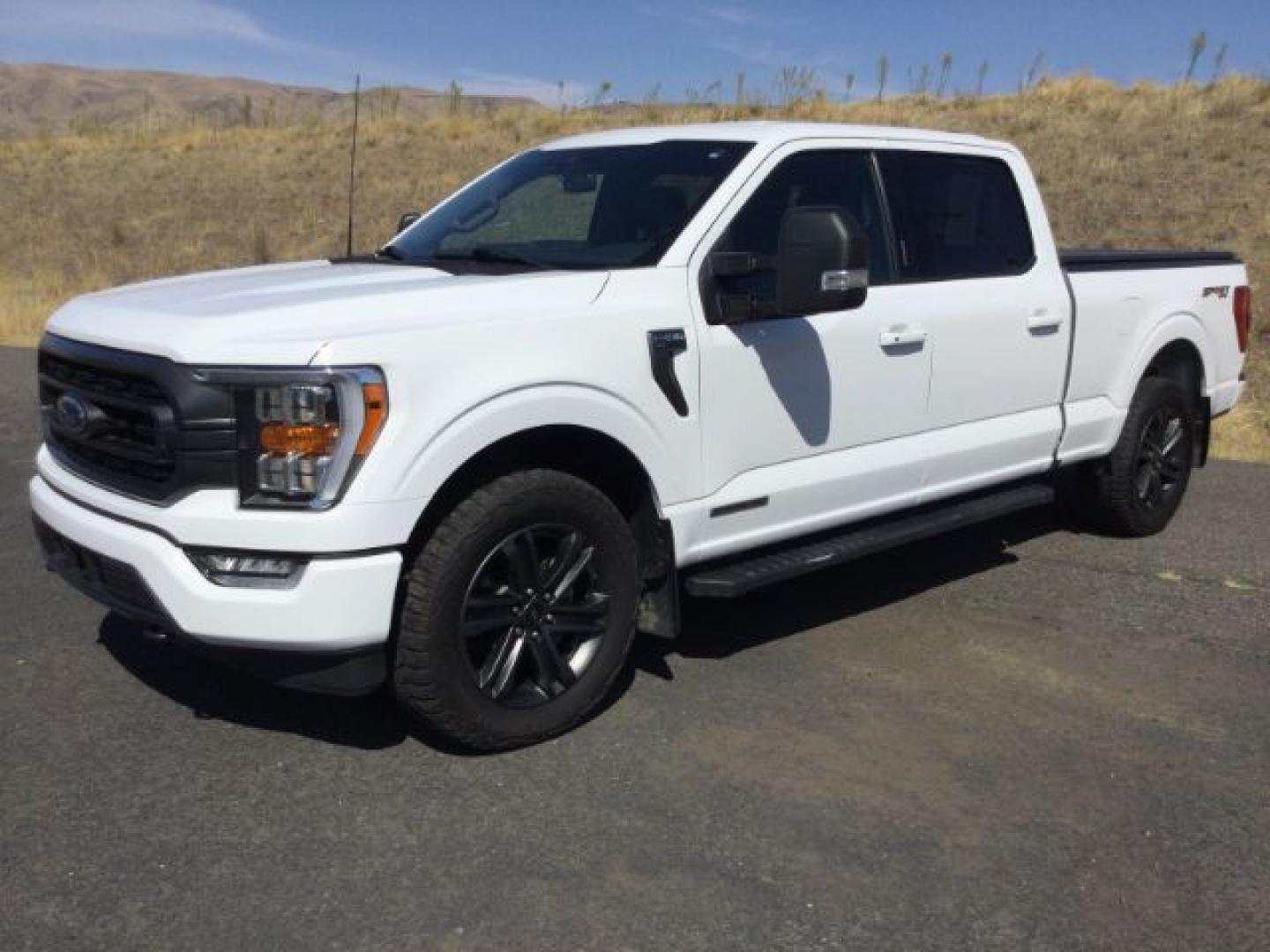 2021 Oxford White /Black/Medium Dark Slate Ford F-150 XLT/Sport (1FTFW1ED9MF) with an EcoBoost 3.5L V-6 port/direct injection engine, 10 speed automatic transmission, located at 1801 Main Street, Lewiston, 83501, (208) 743-9371, 46.417065, -117.004799- Photo#1