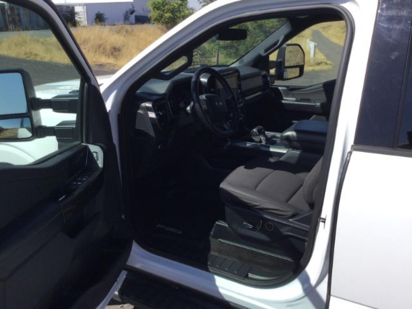 2021 Oxford White /Black/Medium Dark Slate Ford F-150 XLT/Sport (1FTFW1ED9MF) with an EcoBoost 3.5L V-6 port/direct injection engine, 10 speed automatic transmission, located at 1801 Main Street, Lewiston, 83501, (208) 743-9371, 46.417065, -117.004799- Photo#5