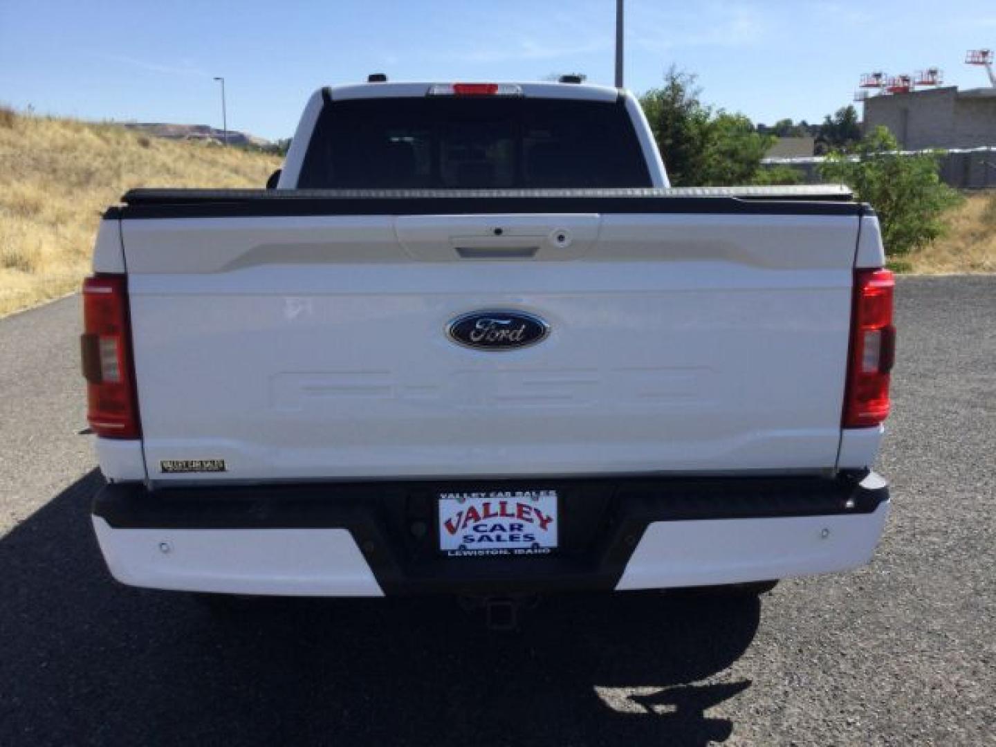 2021 Oxford White /Black/Medium Dark Slate Ford F-150 XLT/Sport (1FTFW1ED9MF) with an EcoBoost 3.5L V-6 port/direct injection engine, 10 speed automatic transmission, located at 1801 Main Street, Lewiston, 83501, (208) 743-9371, 46.417065, -117.004799- Photo#11