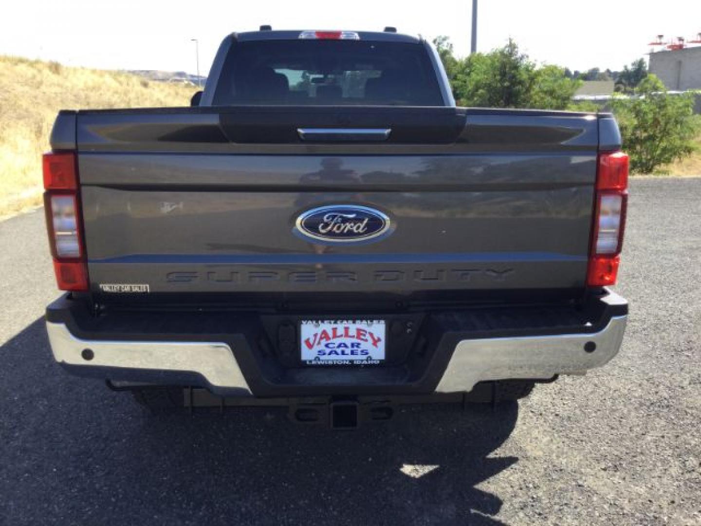 2022 Carbonized Gray Metallic /Medium Earth Gray Ford F-350 XLT Long Box (1FT8W3BT6NE) with an Powerstroke 6.7L V-8 direct injection engine, 10 speed automatic transmission, located at 1801 Main Street, Lewiston, 83501, (208) 743-9371, 46.417065, -117.004799- Photo#6