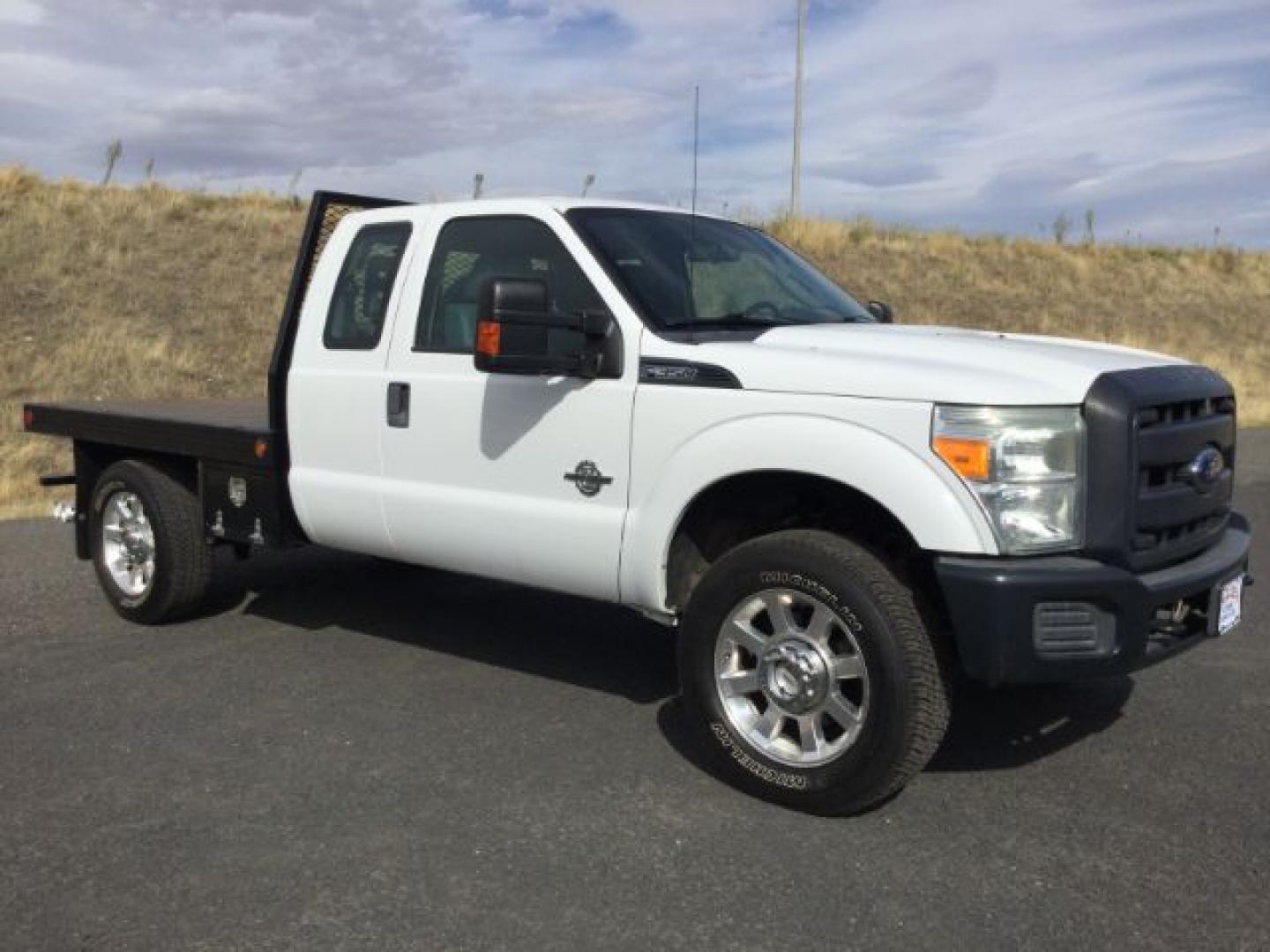 2015 Oxford White Ford F-350 XL SuperCab 4WD (1FD8X3BT6FE) , located at 1801 Main Street, Lewiston, 83501, (208) 743-9371, 46.417065, -117.004799- Photo#0