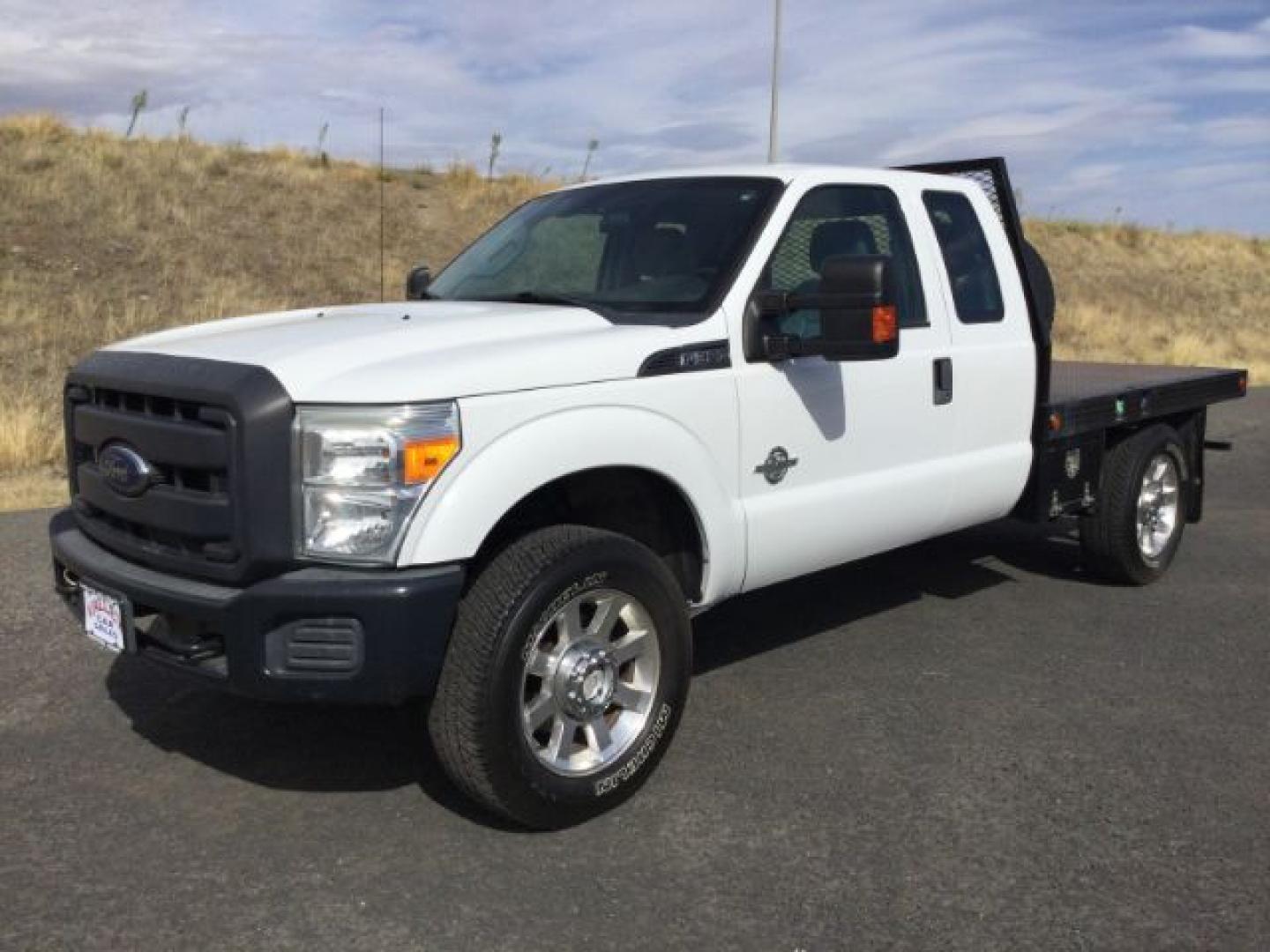 2015 Oxford White Ford F-350 XL SuperCab 4WD (1FD8X3BT6FE) , located at 1801 Main Street, Lewiston, 83501, (208) 743-9371, 46.417065, -117.004799- Photo#1