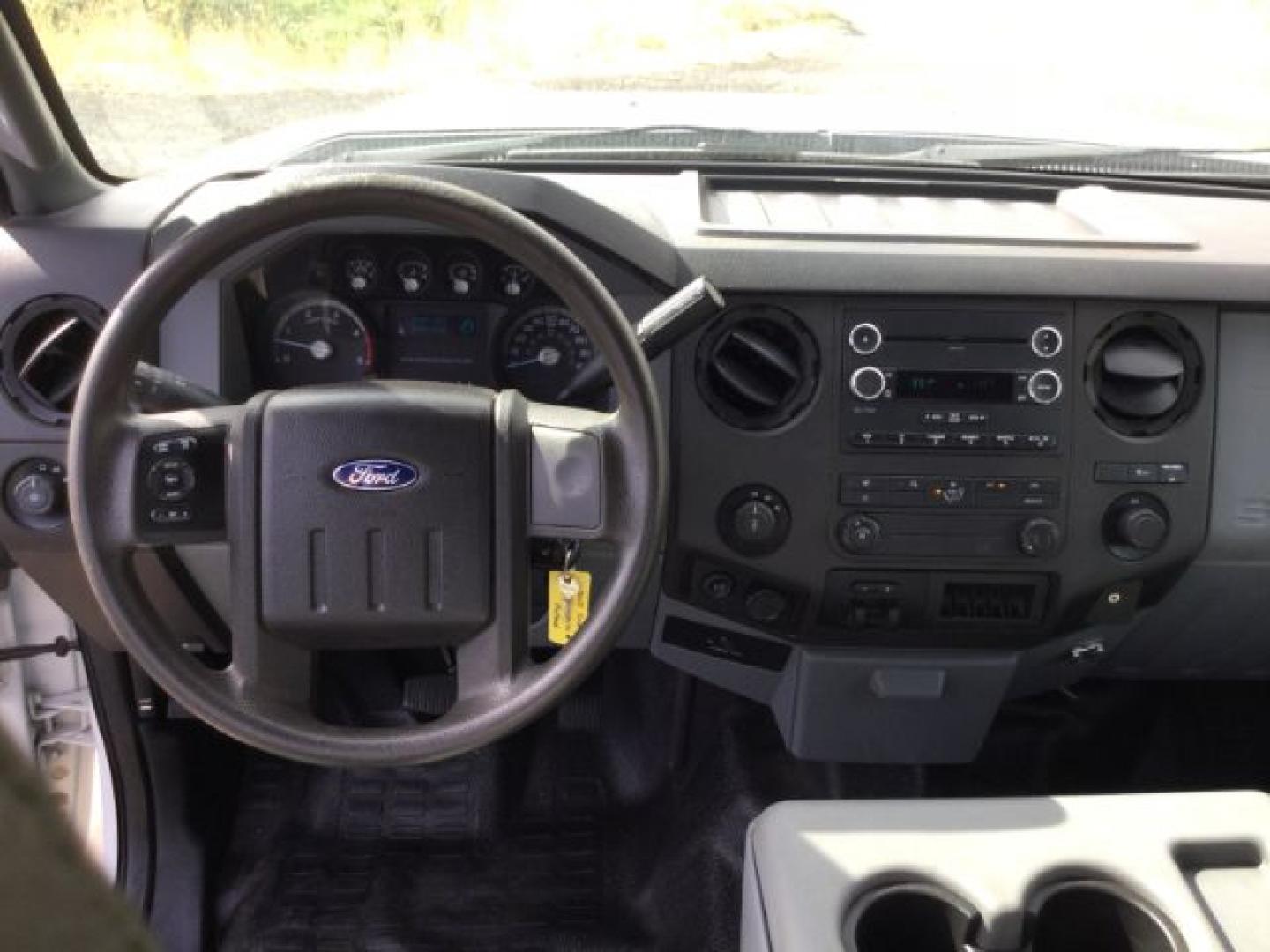 2015 Oxford White Ford F-350 XL SuperCab 4WD (1FD8X3BT6FE) , located at 1801 Main Street, Lewiston, 83501, (208) 743-9371, 46.417065, -117.004799- Photo#6