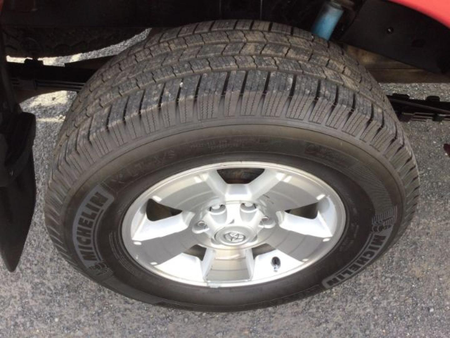 2006 Radiant Red /Graphite Toyota Tacoma Base V6 (5TEUU42N16Z) with an 4L V-6 DOHC engine, 5-Speed Automatic transmission, located at 1801 Main Street, Lewiston, 83501, (208) 743-9371, 46.417065, -117.004799- Photo#11