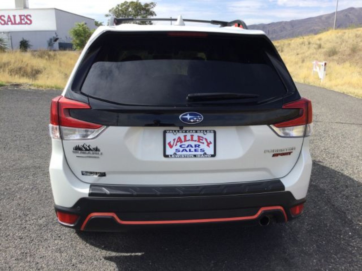 2019 Crystal White Pearl /Gray Subaru Forester Sport (JF2SKAKC9KH) with an 2.5L H-4 direct injection engine, Continuously Variable Transmission transmission, located at 1801 Main Street, Lewiston, 83501, (208) 743-9371, 46.417065, -117.004799- Photo#6