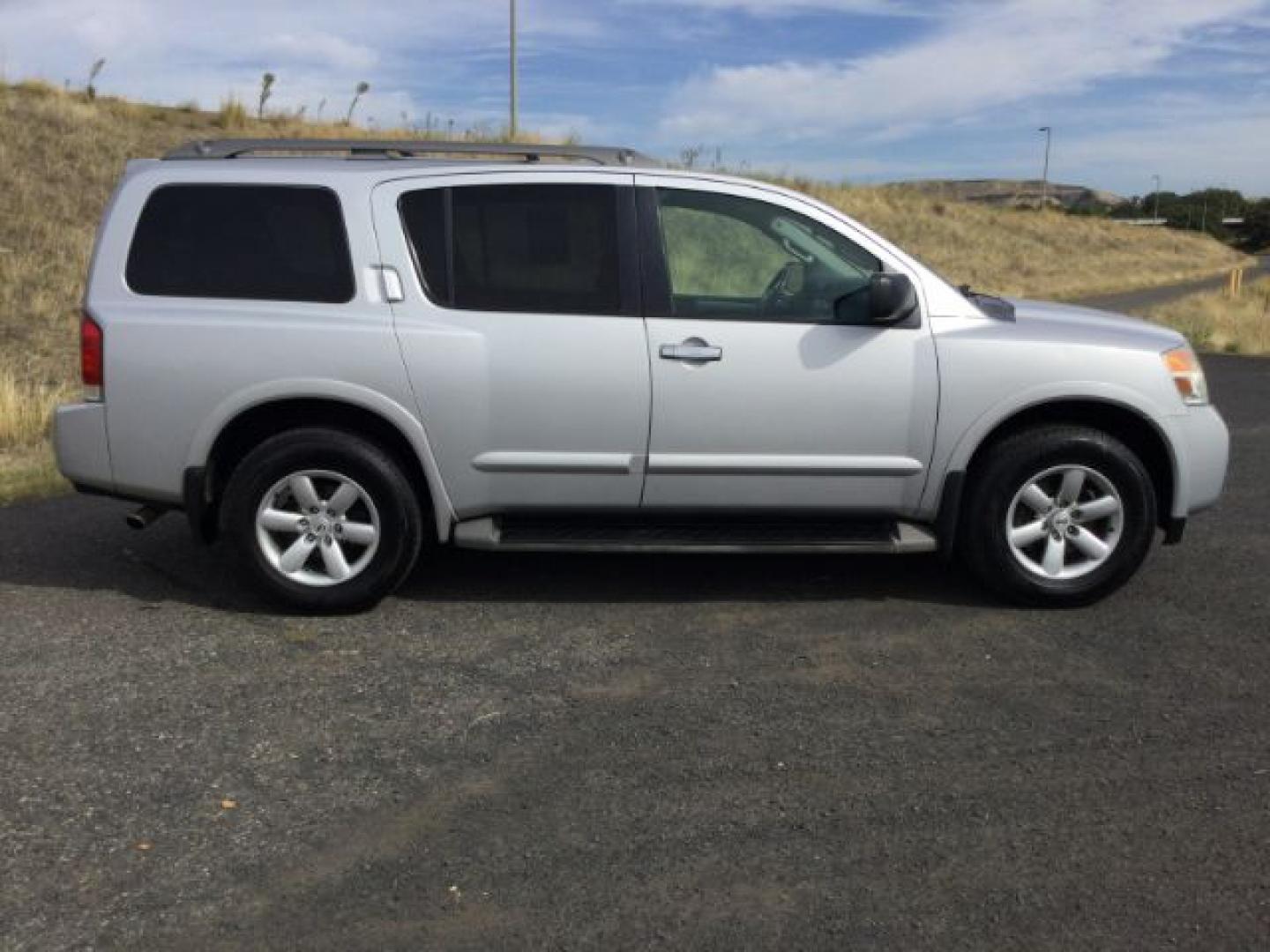 2014 Brilliant Silver /Charcoal Nissan Armada SL (5N1AA0NCXEN) with an Endurance 5.6L V-8 DOHC engine, Automatic transmission, located at 1801 Main Street, Lewiston, 83501, (208) 743-9371, 46.417065, -117.004799- Photo#18