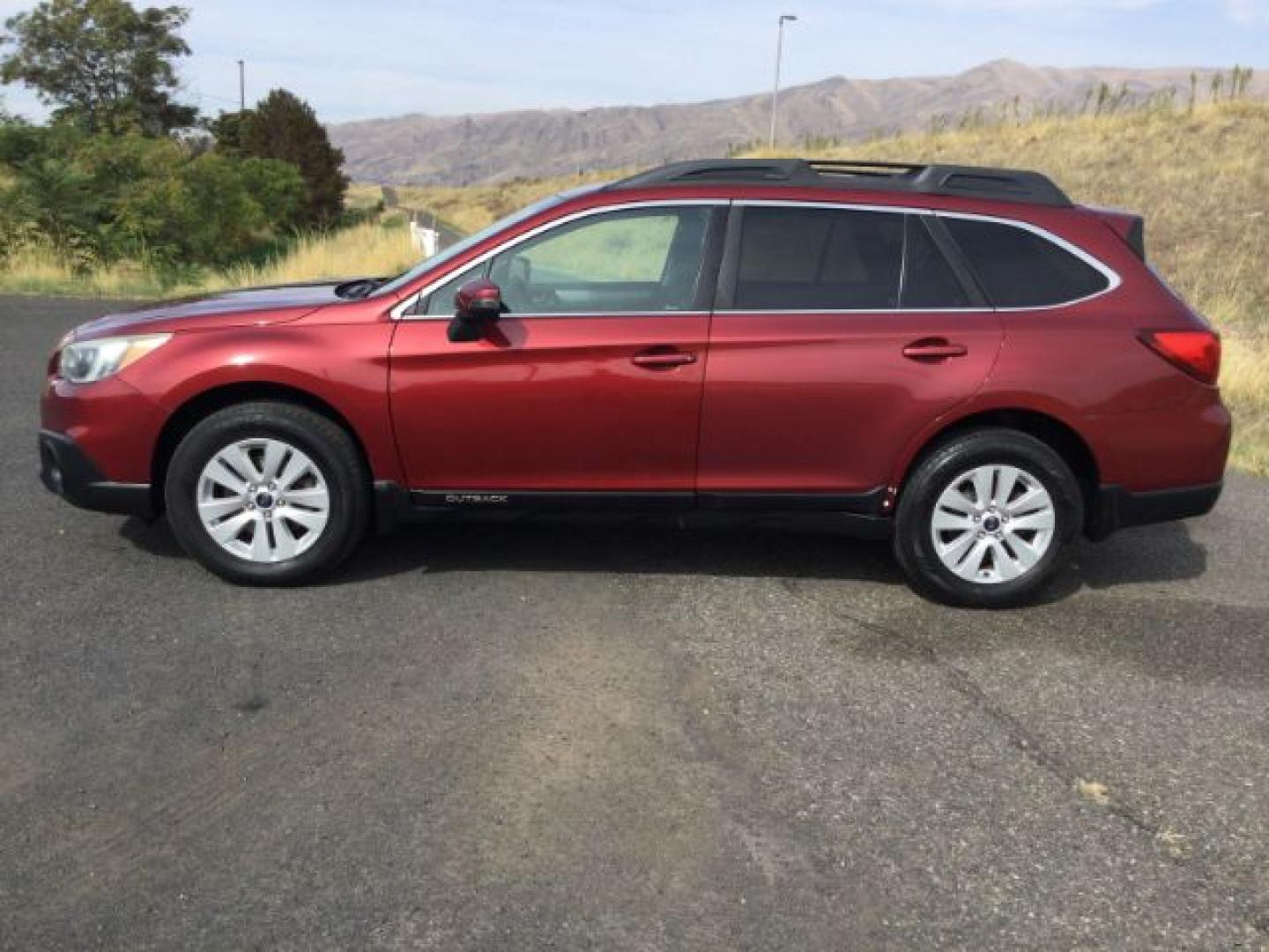 2015 Venetian Red Pearl /Slate Black Subaru Outback 2.5i Premium (4S4BSAHC4F3) with an 2.5L H-4 DOHC engine, Continuously Variable Transmission transmission, located at 1801 Main Street, Lewiston, 83501, (208) 743-9371, 46.417065, -117.004799- Photo#15