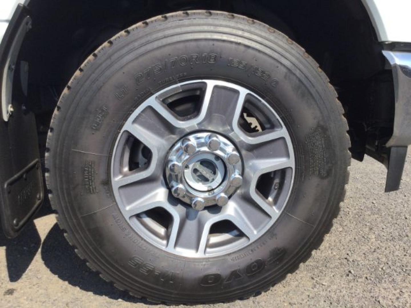 2023 Oxford White /Black Onyx Ford F-350 LARIAT (1FT8W3BN5PE) with an 7.3L V-8 DEVCT variable valve control engine, 10 speed automatic transmission, located at 1801 Main Street, Lewiston, 83501, (208) 743-9371, 46.417065, -117.004799- Photo#22