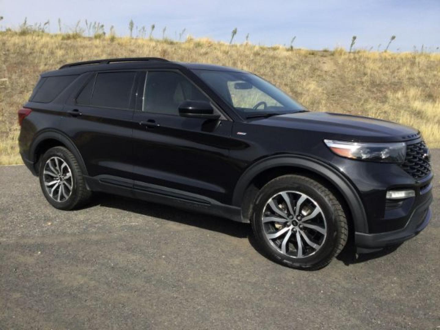 2022 Agate Black Metallic /Ebony Ford Explorer ST-Line (1FMSK8KH2NG) with an EcoBoost 2.3L I-4 direct injection engine, Automatic transmission, located at 1801 Main Street, Lewiston, 83501, (208) 743-9371, 46.417065, -117.004799- Photo#1
