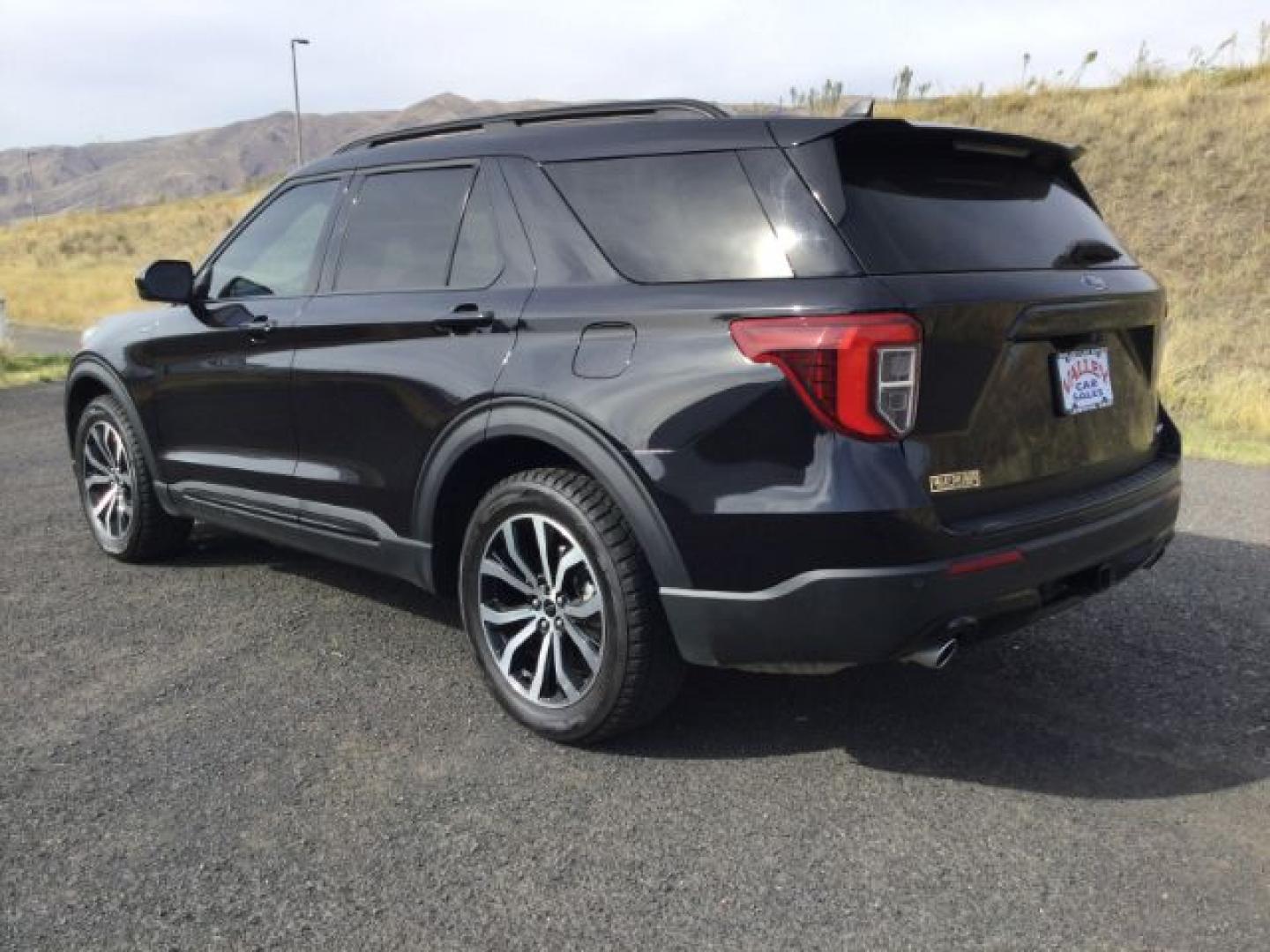 2022 Agate Black Metallic /Ebony Ford Explorer ST-Line (1FMSK8KH2NG) with an EcoBoost 2.3L I-4 direct injection engine, Automatic transmission, located at 1801 Main Street, Lewiston, 83501, (208) 743-9371, 46.417065, -117.004799- Photo#9