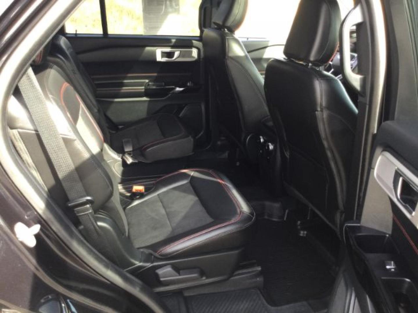 2022 Agate Black Metallic /Ebony Ford Explorer ST-Line (1FMSK8KH2NG) with an EcoBoost 2.3L I-4 direct injection engine, Automatic transmission, located at 1801 Main Street, Lewiston, 83501, (208) 743-9371, 46.417065, -117.004799- Photo#21