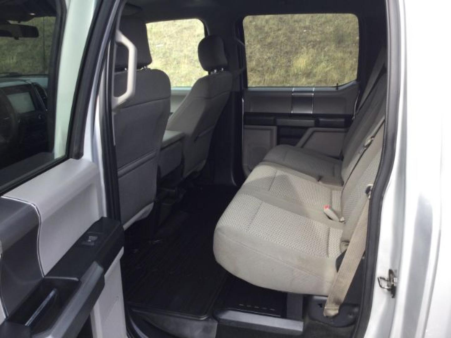 2017 Ingot Silver Metallic /Steel Gray Cloth Ford F-350 XLT FX4 (1FT8W3BT1HE) with an Powerstroke 6.7L V-8 direct injection engine, 6-Speed Automatic transmission, located at 1801 Main Street, Lewiston, 83501, (208) 743-9371, 46.417065, -117.004799- Photo#5