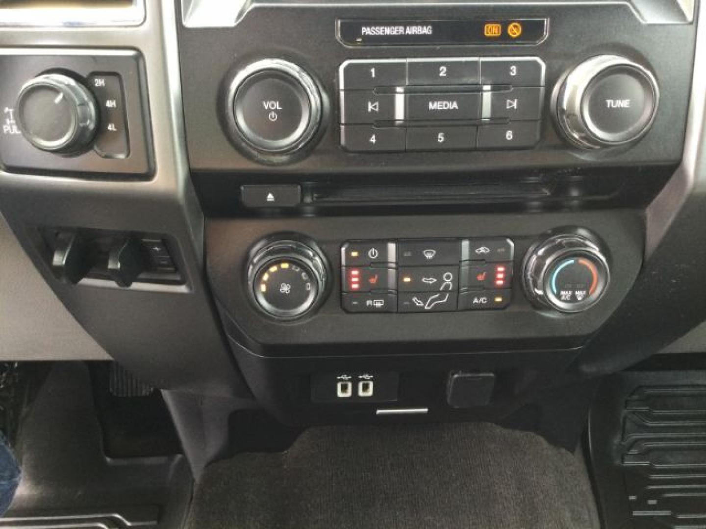 2017 Ingot Silver Metallic /Steel Gray Cloth Ford F-350 XLT FX4 (1FT8W3BT1HE) with an Powerstroke 6.7L V-8 direct injection engine, 6-Speed Automatic transmission, located at 1801 Main Street, Lewiston, 83501, (208) 743-9371, 46.417065, -117.004799- Photo#13