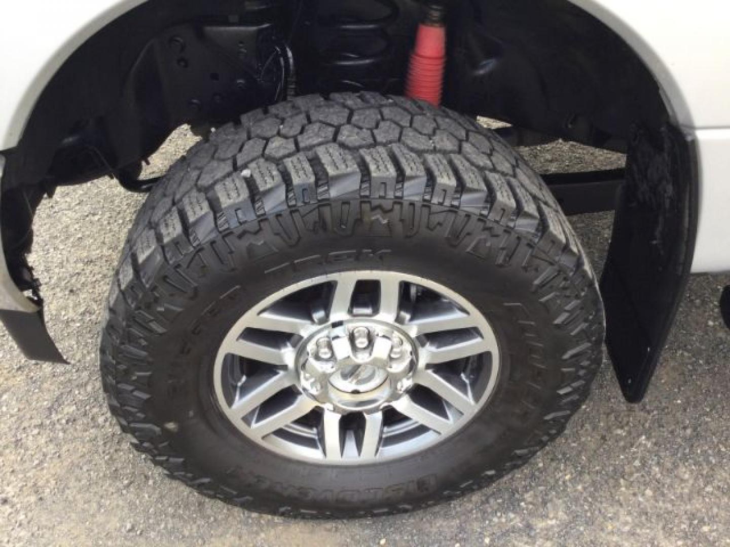 2017 Ingot Silver Metallic /Steel Gray Cloth Ford F-350 XLT FX4 (1FT8W3BT1HE) with an Powerstroke 6.7L V-8 direct injection engine, 6-Speed Automatic transmission, located at 1801 Main Street, Lewiston, 83501, (208) 743-9371, 46.417065, -117.004799- Photo#21