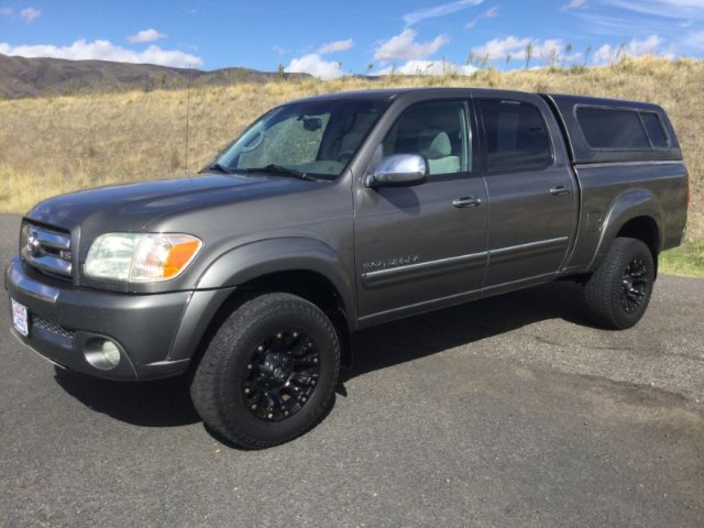 2005 Phantom Gray Pearl /Light Charcoal Toyota Tundra SR5 V8 (5TBDT44115S) with an I-FORCE 4.7L V-8 DOHC engine, 5-Speed Automatic transmission, located at 1801 Main Street, Lewiston, 83501, (208) 743-9371, 46.417065, -117.004799- Photo#0