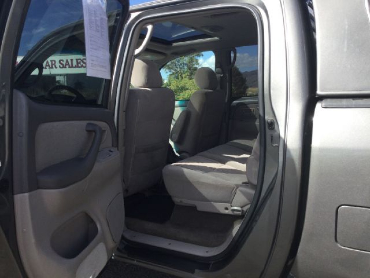 2005 Phantom Gray Pearl /Light Charcoal Toyota Tundra SR5 V8 (5TBDT44115S) with an I-FORCE 4.7L V-8 DOHC engine, 5-Speed Automatic transmission, located at 1801 Main Street, Lewiston, 83501, (208) 743-9371, 46.417065, -117.004799- Photo#6