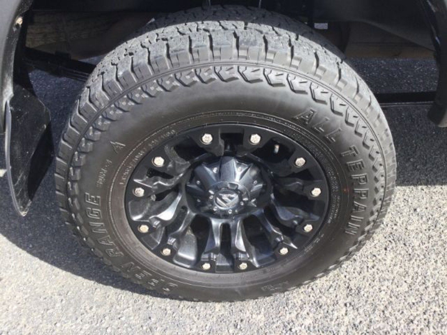 2005 Phantom Gray Pearl /Light Charcoal Toyota Tundra SR5 V8 (5TBDT44115S) with an I-FORCE 4.7L V-8 DOHC engine, 5-Speed Automatic transmission, located at 1801 Main Street, Lewiston, 83501, (208) 743-9371, 46.417065, -117.004799- Photo#11