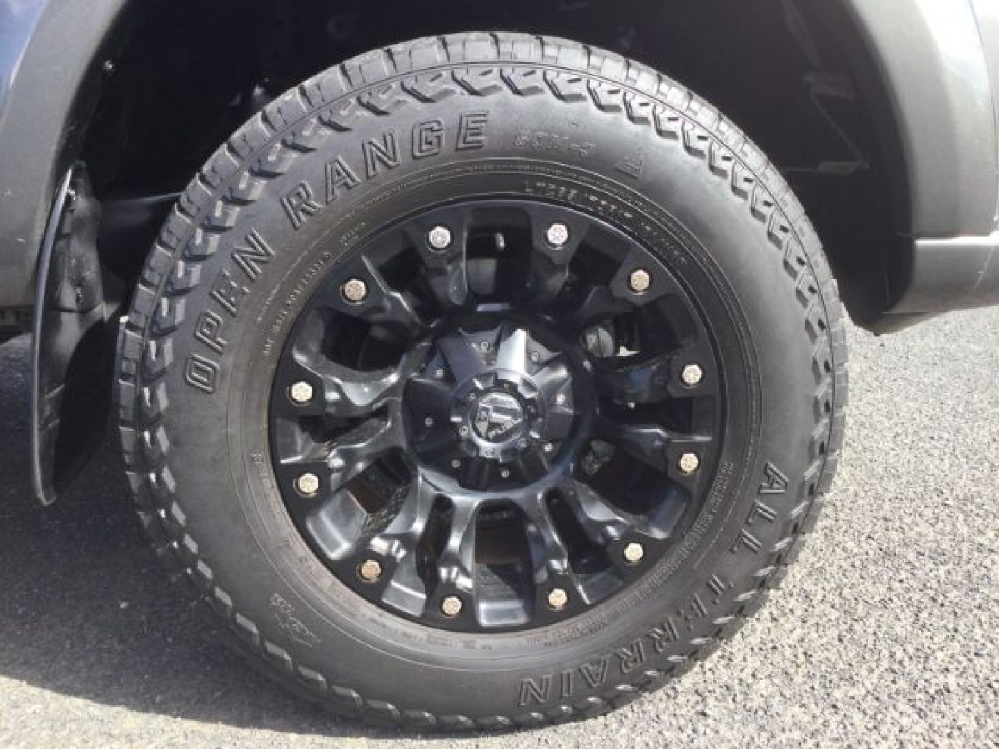 2005 Phantom Gray Pearl /Light Charcoal Toyota Tundra SR5 V8 (5TBDT44115S) with an I-FORCE 4.7L V-8 DOHC engine, 5-Speed Automatic transmission, located at 1801 Main Street, Lewiston, 83501, (208) 743-9371, 46.417065, -117.004799- Photo#14