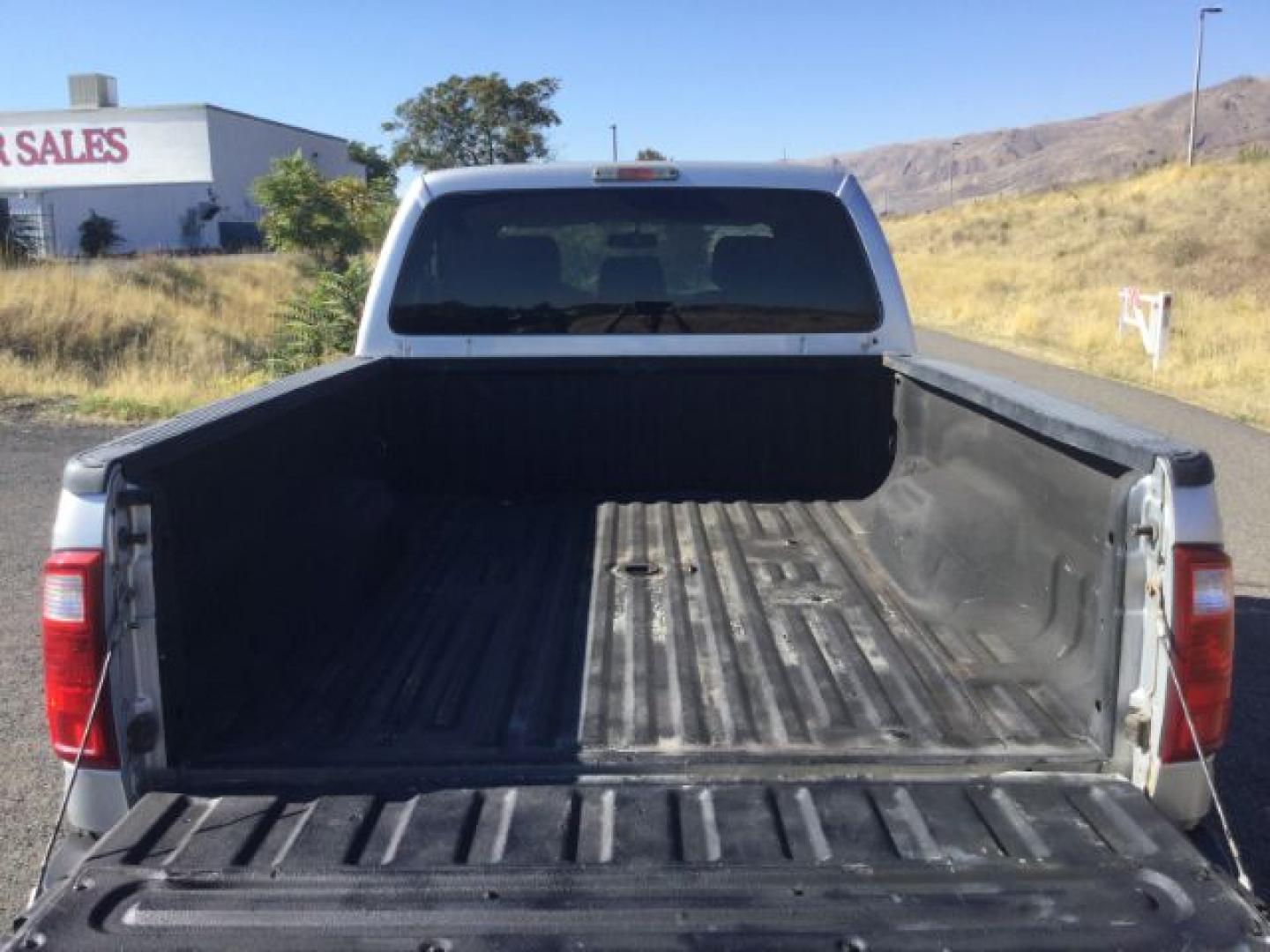 2016 Ingot Silver Metallic /Steel Ford F-250 XLT (1FT7W2BT2GE) with an Powerstroke 6.7L V-8 direct injection engine, Automatic transmission, located at 1801 Main Street, Lewiston, 83501, (208) 743-9371, 46.417065, -117.004799- Photo#8