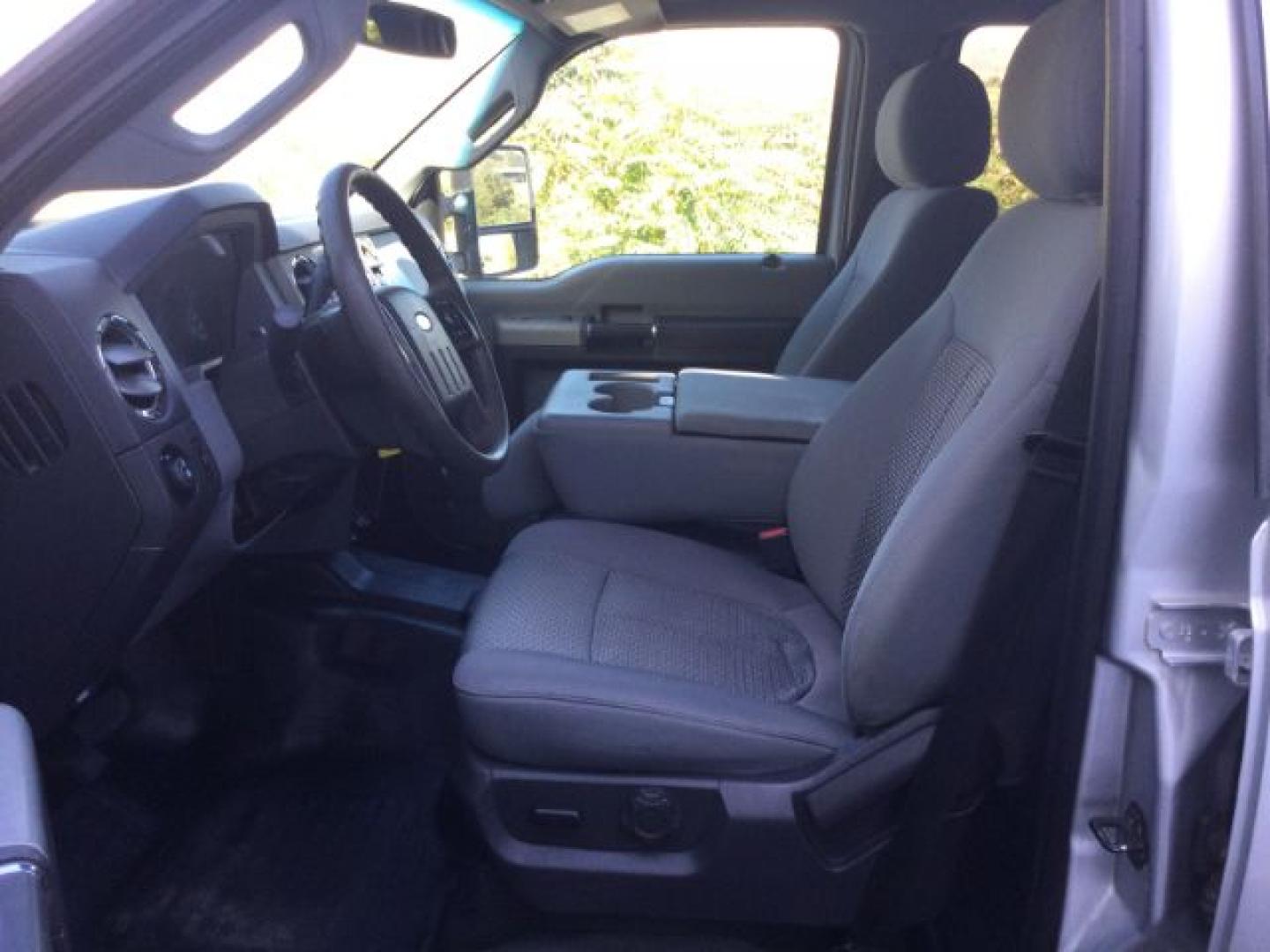 2015 Ingot Silver Metallic /Steel Gray Cloth Ford F-250 XLT (1FT7W2B65FE) with an 6.2 EFI V8 engine, 6-Speed Automatic transmission, located at 1801 Main Street, Lewiston, 83501, (208) 743-9371, 46.417065, -117.004799- Photo#3