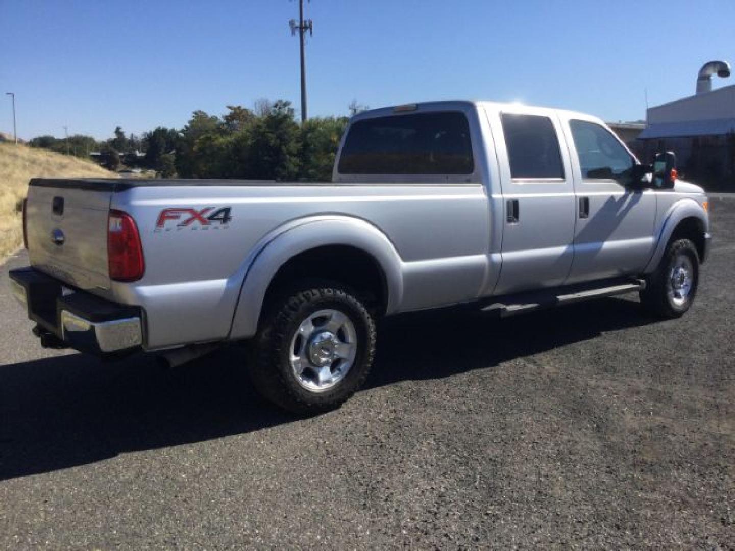 2015 Ingot Silver Metallic /Steel Gray Cloth Ford F-250 XLT (1FT7W2B65FE) with an 6.2 EFI V8 engine, 6-Speed Automatic transmission, located at 1801 Main Street, Lewiston, 83501, (208) 743-9371, 46.417065, -117.004799- Photo#10