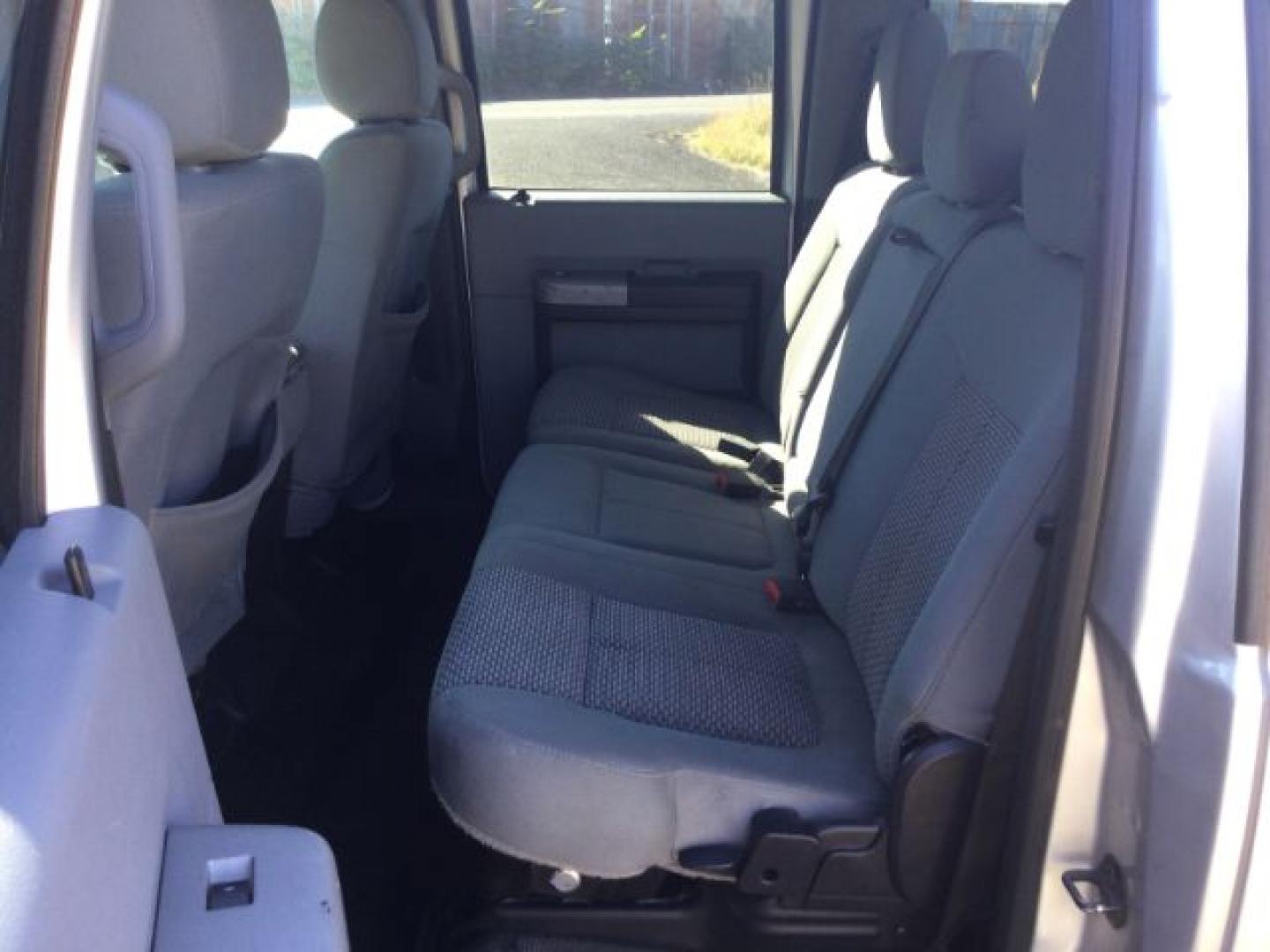 2015 Ingot Silver Metallic /Steel Gray Cloth Ford F-250 XLT (1FT7W2B65FE) with an 6.2 EFI V8 engine, 6-Speed Automatic transmission, located at 1801 Main Street, Lewiston, 83501, (208) 743-9371, 46.417065, -117.004799- Photo#19