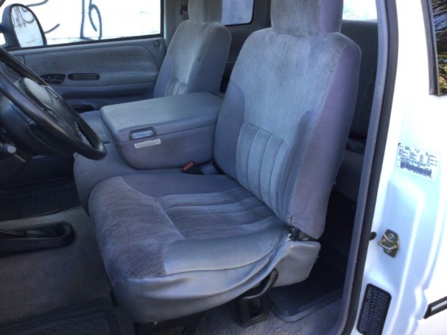 1997 Bright White /Mist Gray Dodge Ram 2500 SLT Laramie (3B7KF23D9VG) with an Cummins 5.9L I-6 diesel direct injection engine, Automatic transmission, located at 1801 Main Street, Lewiston, 83501, (208) 743-9371, 46.417065, -117.004799- Photo#4