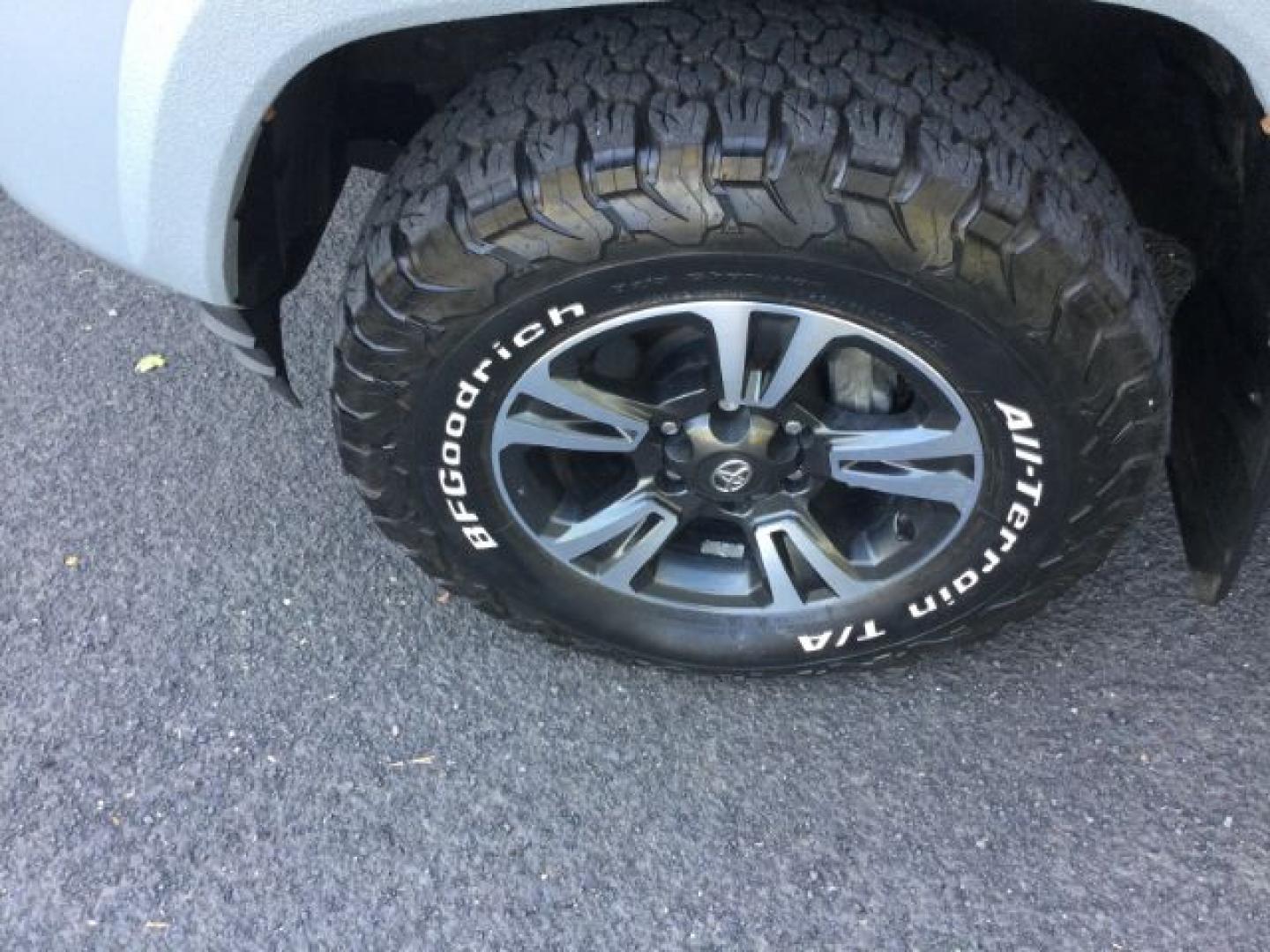 2019 Cement Gray Metallic /Black Leather Toyota Tacoma TRD Sport (5TFCZ5AN5KX) with an 3.5L V-6 port/direct injection engine, 6 Speed Manual transmission, located at 1801 Main Street, Lewiston, 83501, (208) 743-9371, 46.417065, -117.004799- Photo#22
