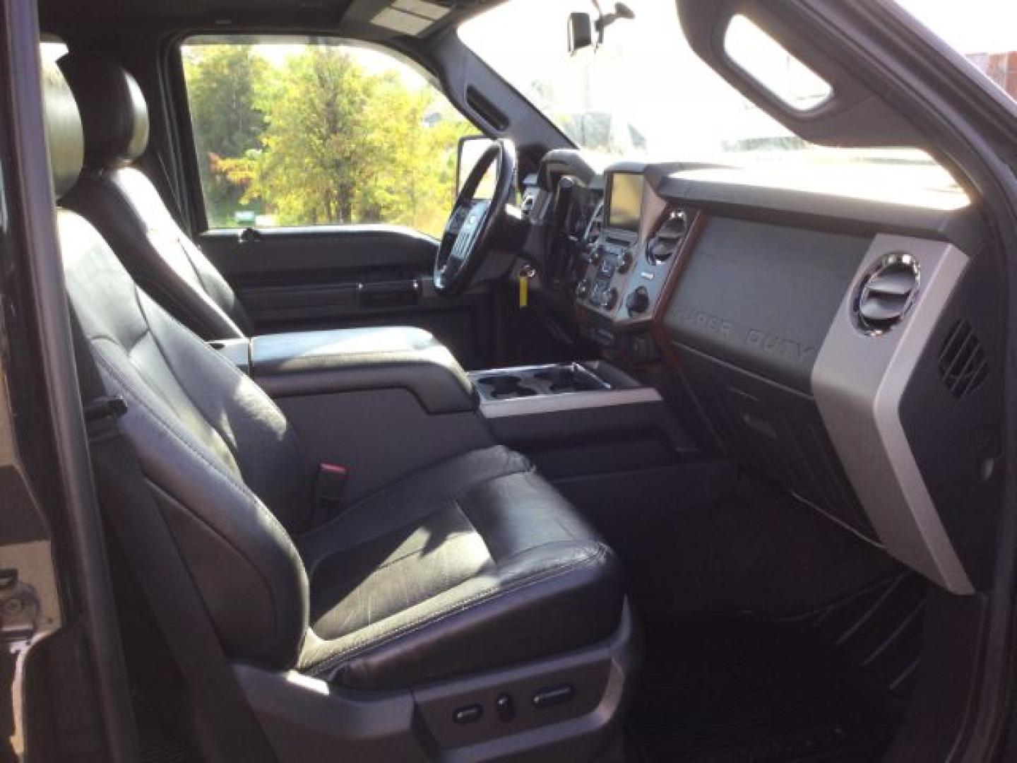 2013 Tuxedo Black Metallic /Black Ford F-350 LARIAT (1FT8W3BT3DE) with an Powerstroke 6.7L V-8 xxxxxx engine, 6-Speed Automatic transmission, located at 1801 Main Street, Lewiston, 83501, (208) 743-9371, 46.417065, -117.004799- Photo#21