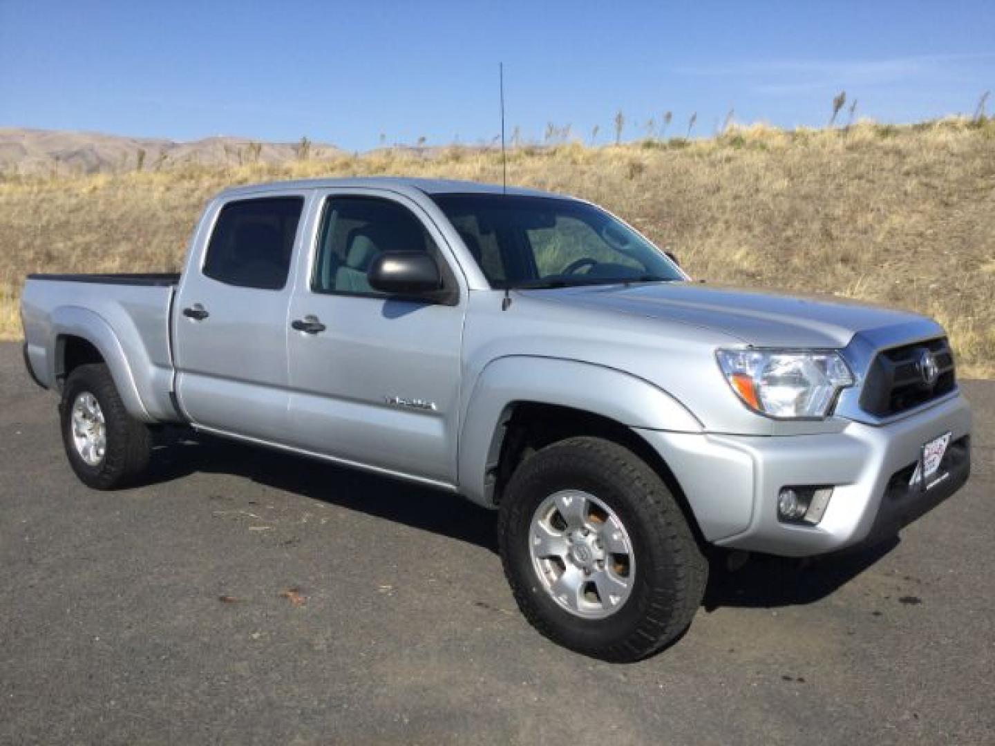 2013 Silver Streak Metallic /Graphite Toyota Tacoma SR5 V6 (3TMMU4FN3DM) with an 4L V-6 DOHC engine, Automatic transmission, located at 1801 Main Street, Lewiston, 83501, (208) 743-9371, 46.417065, -117.004799- Photo#0
